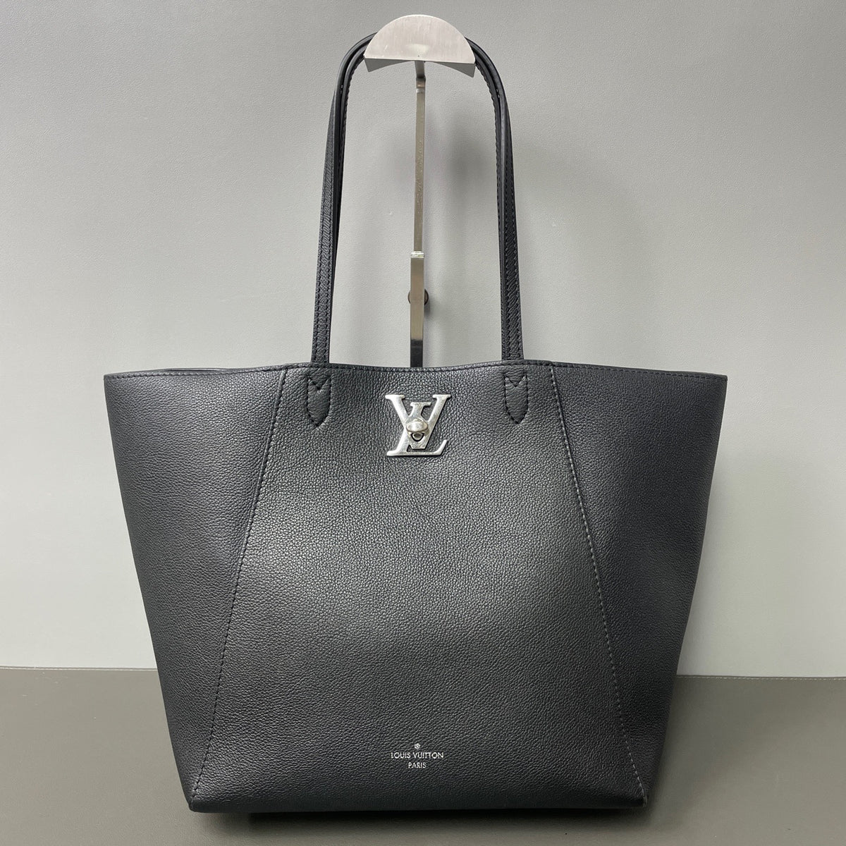 Louis Vuitton - Lockme Cabas - Leather - Grey - (medium)