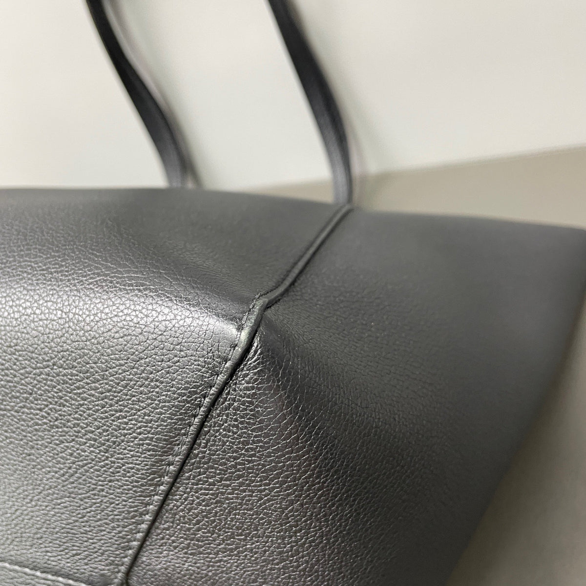 Louis Vuitton - Lockme Cabas - Leather - Grey - (medium)