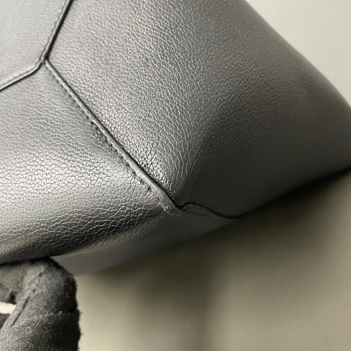 Louis Vuitton - Lockme Cabas - Leather - Grey - (medium)