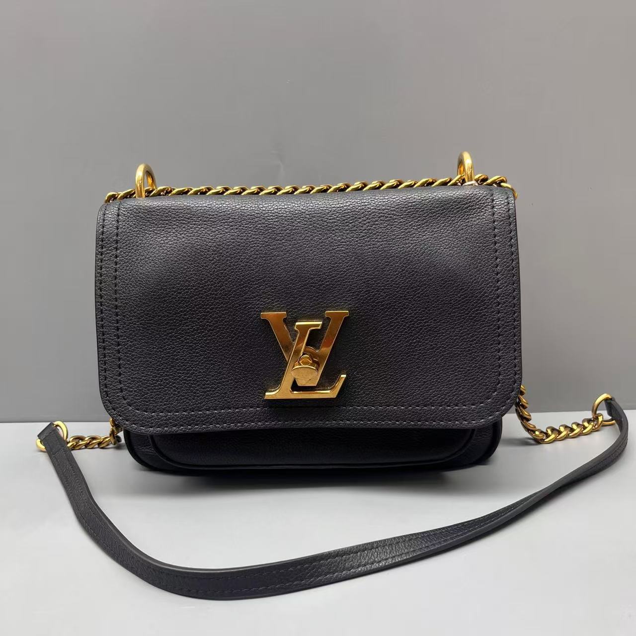 Louis Vuitton - Lockme Chain Bag - Grained leather - Black - (Small)