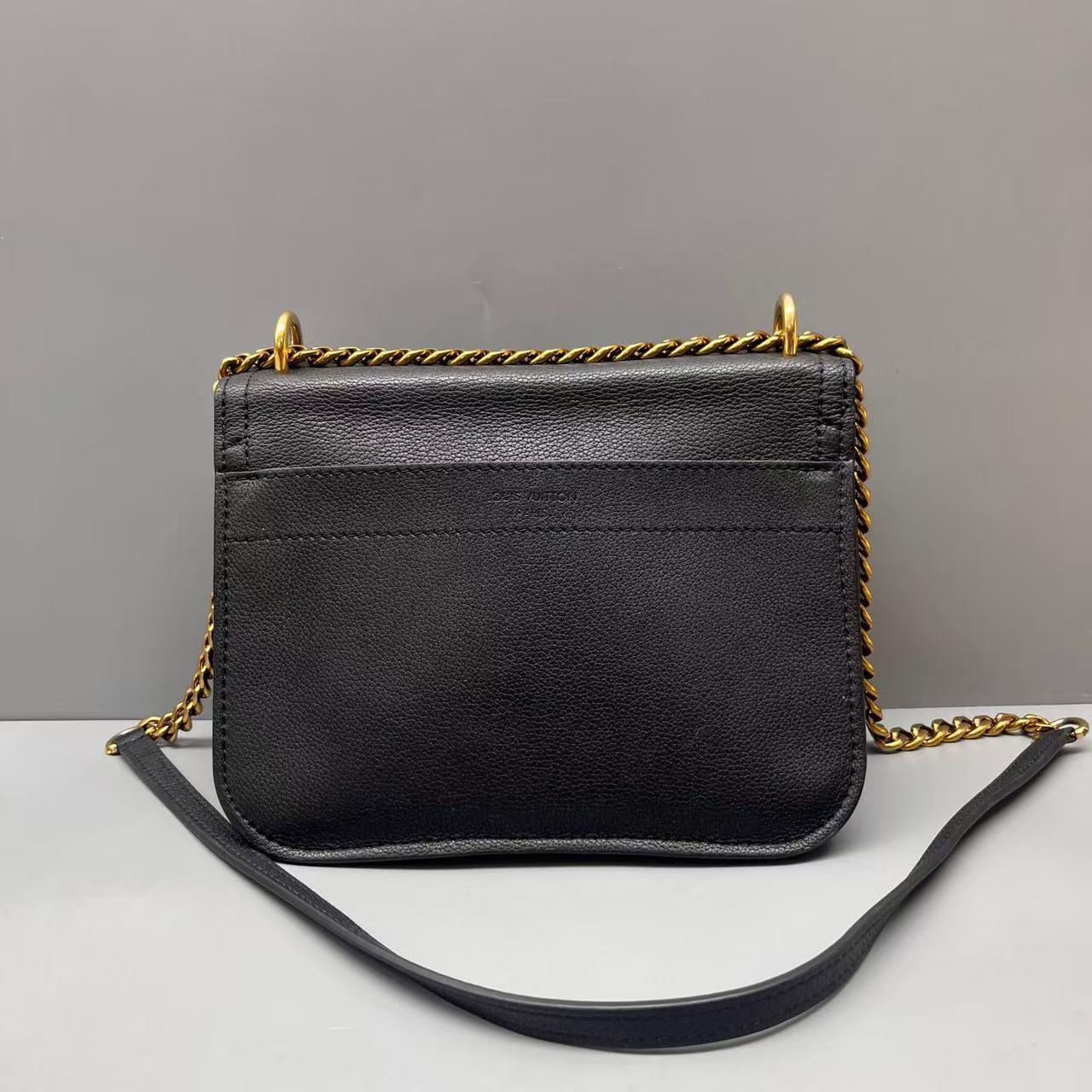 Louis Vuitton - Lockme Chain Bag - Grained leather - Black - (Small)