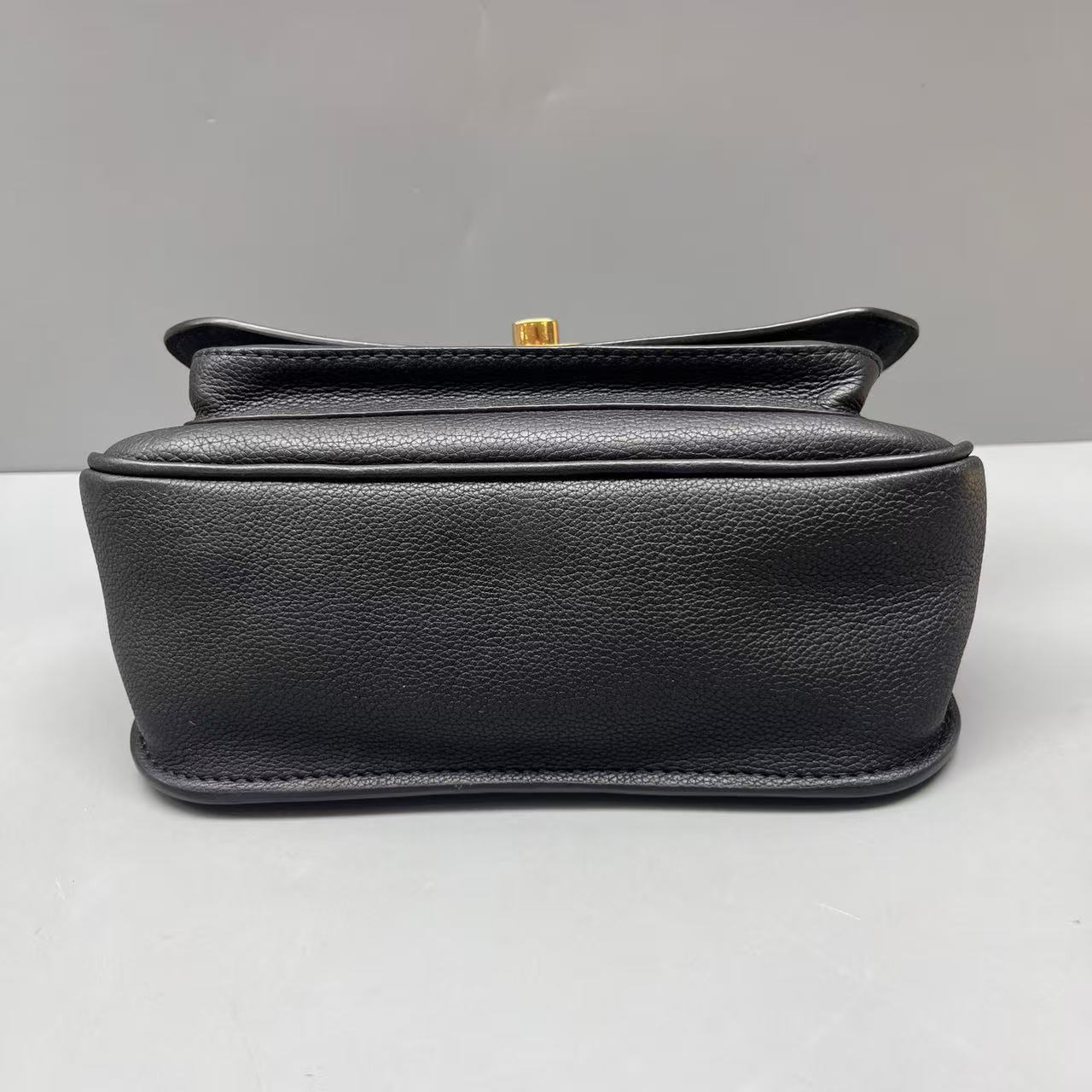 Louis Vuitton - Lockme Chain Bag - Grained leather - Black - (Small)