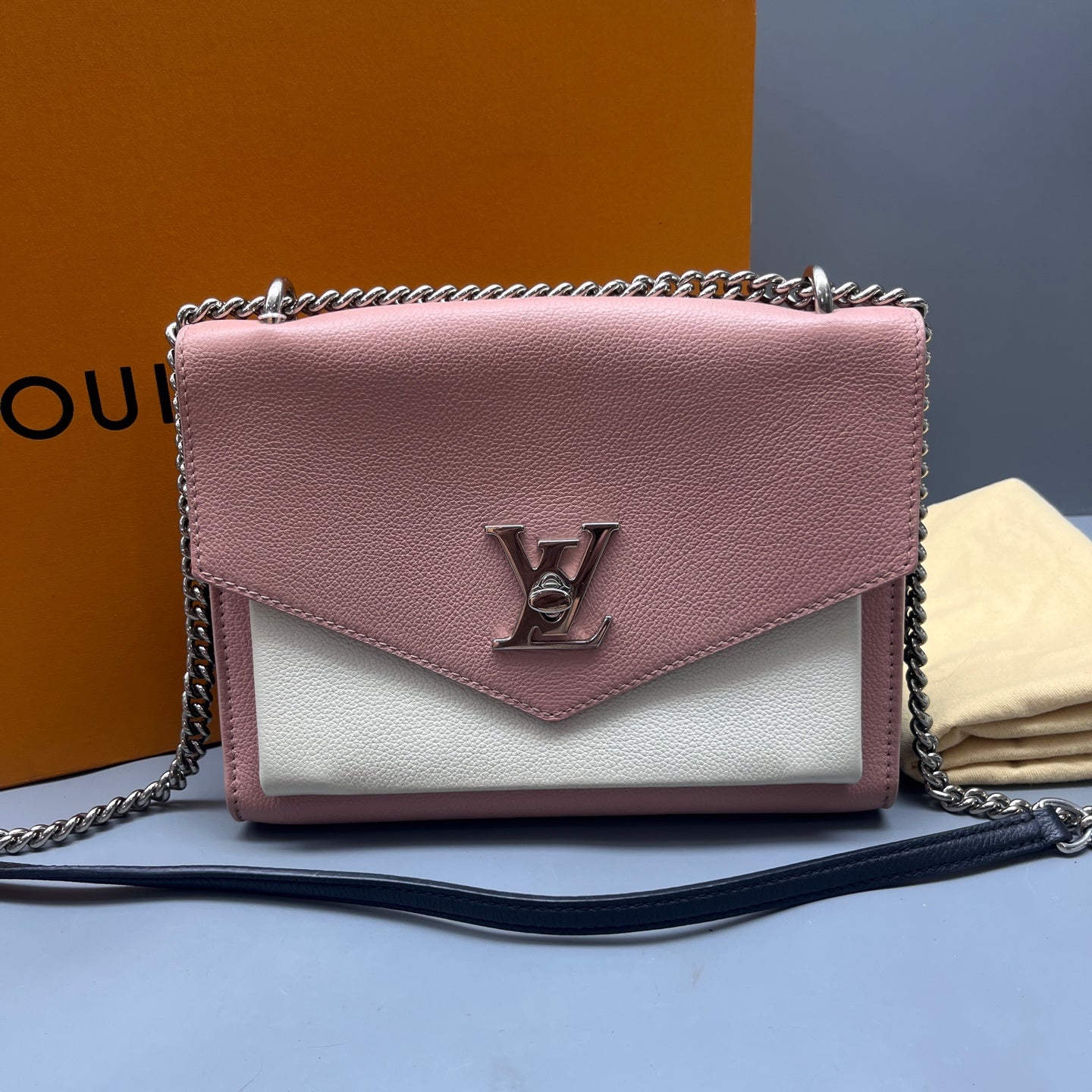 Louis Vuitton - Lockme Chain Bag - Grained leather - Multicolour - (Medium)