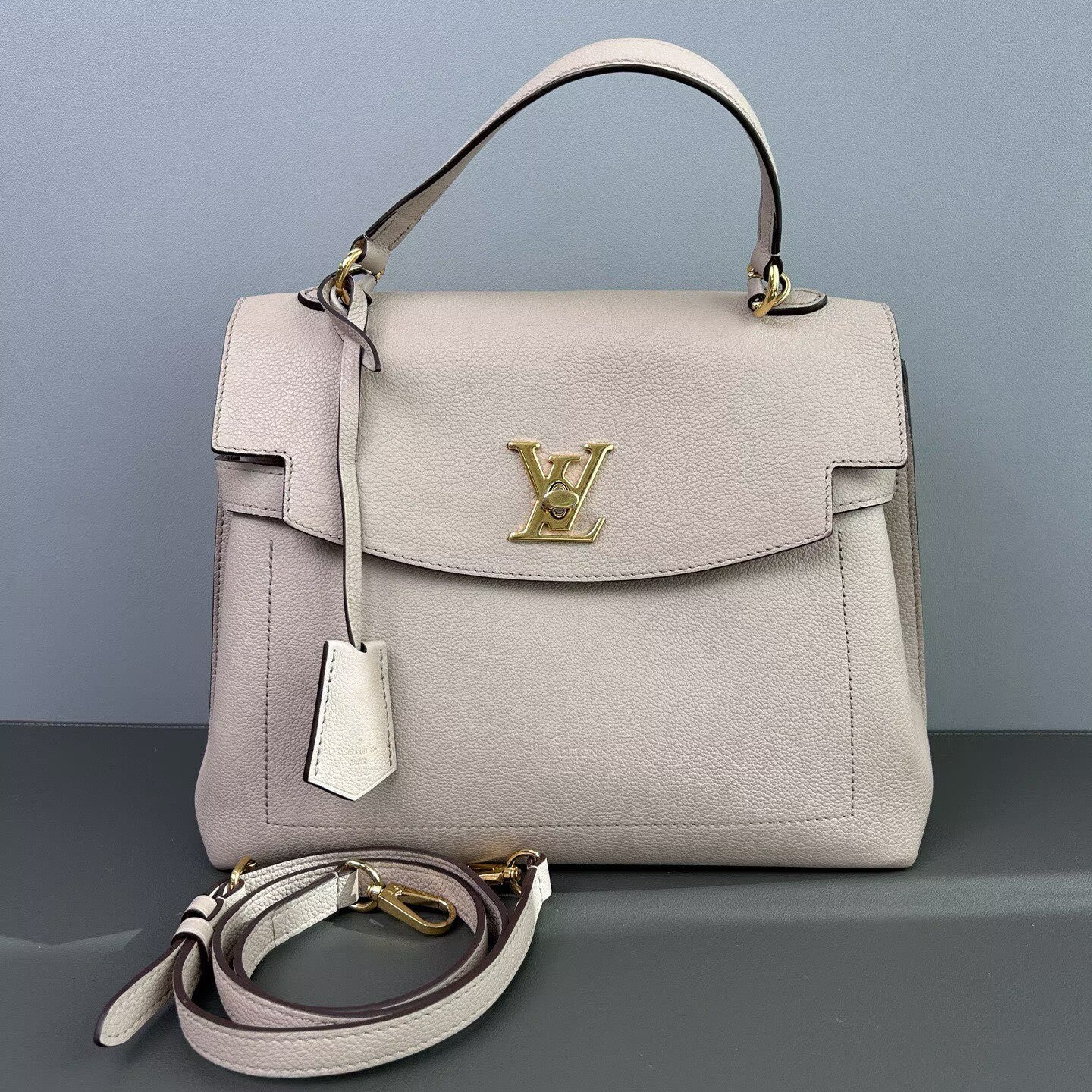 Louis Vuitton - Lockme Ever - Cowhide leather - Taupe - (Medium)