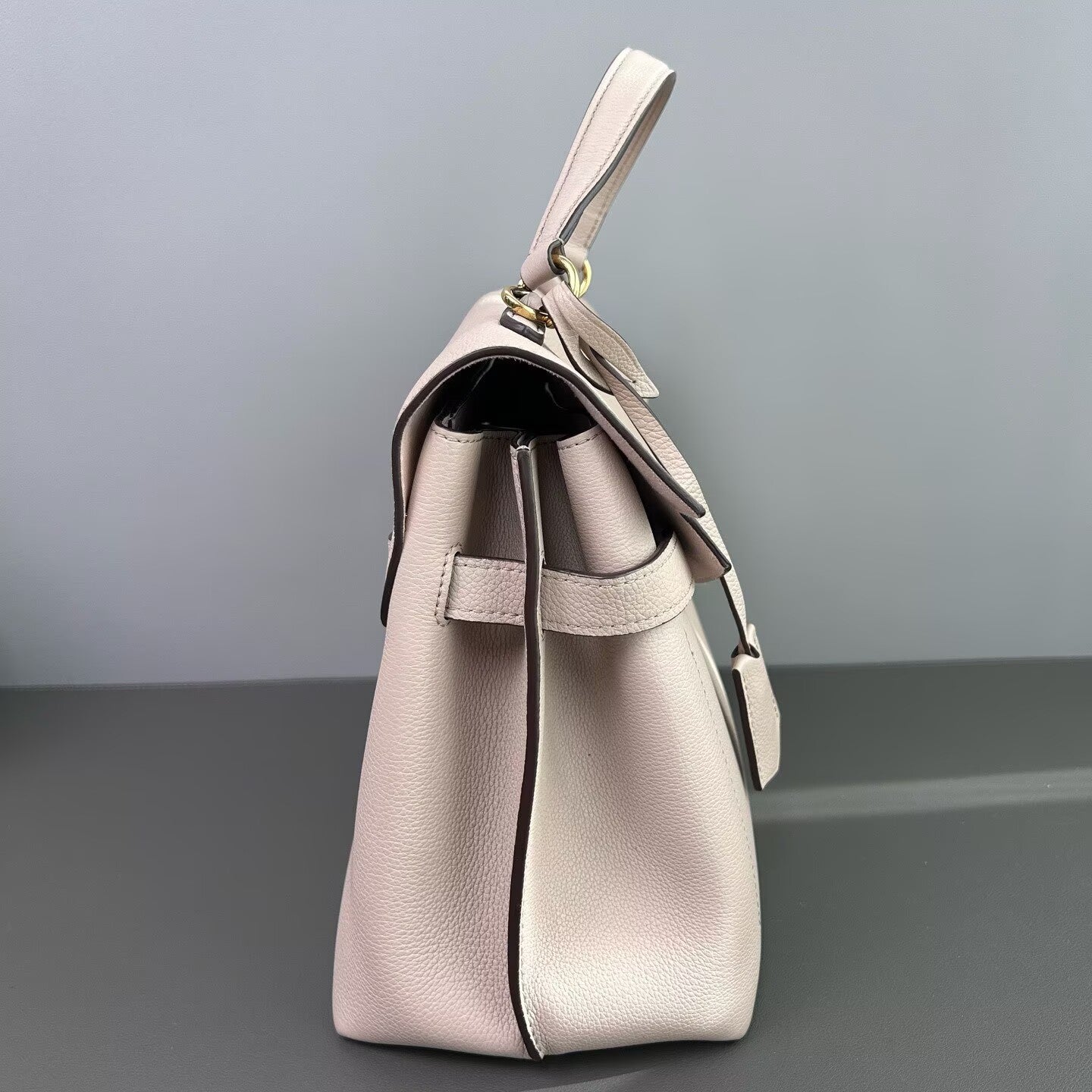 Louis Vuitton - Lockme Ever - Cowhide leather - Taupe - (Medium)