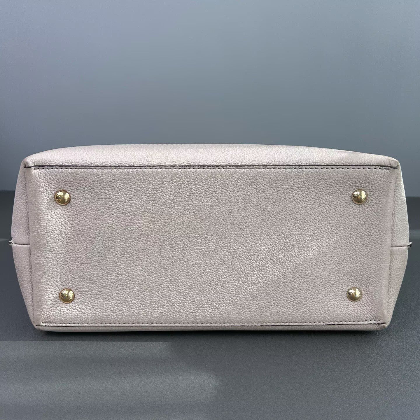 Louis Vuitton - Lockme Ever - Cowhide leather - Taupe - (Medium)