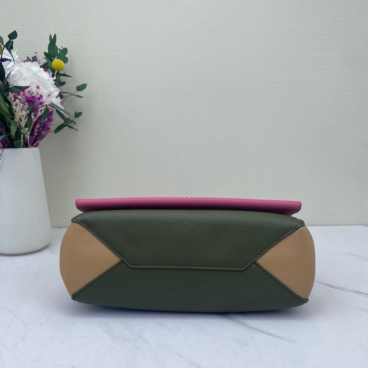 Louis Vuitton - Lockme - Grained cowhide leather - Multicolour (Pink, Olive Green, Beige) - (small)