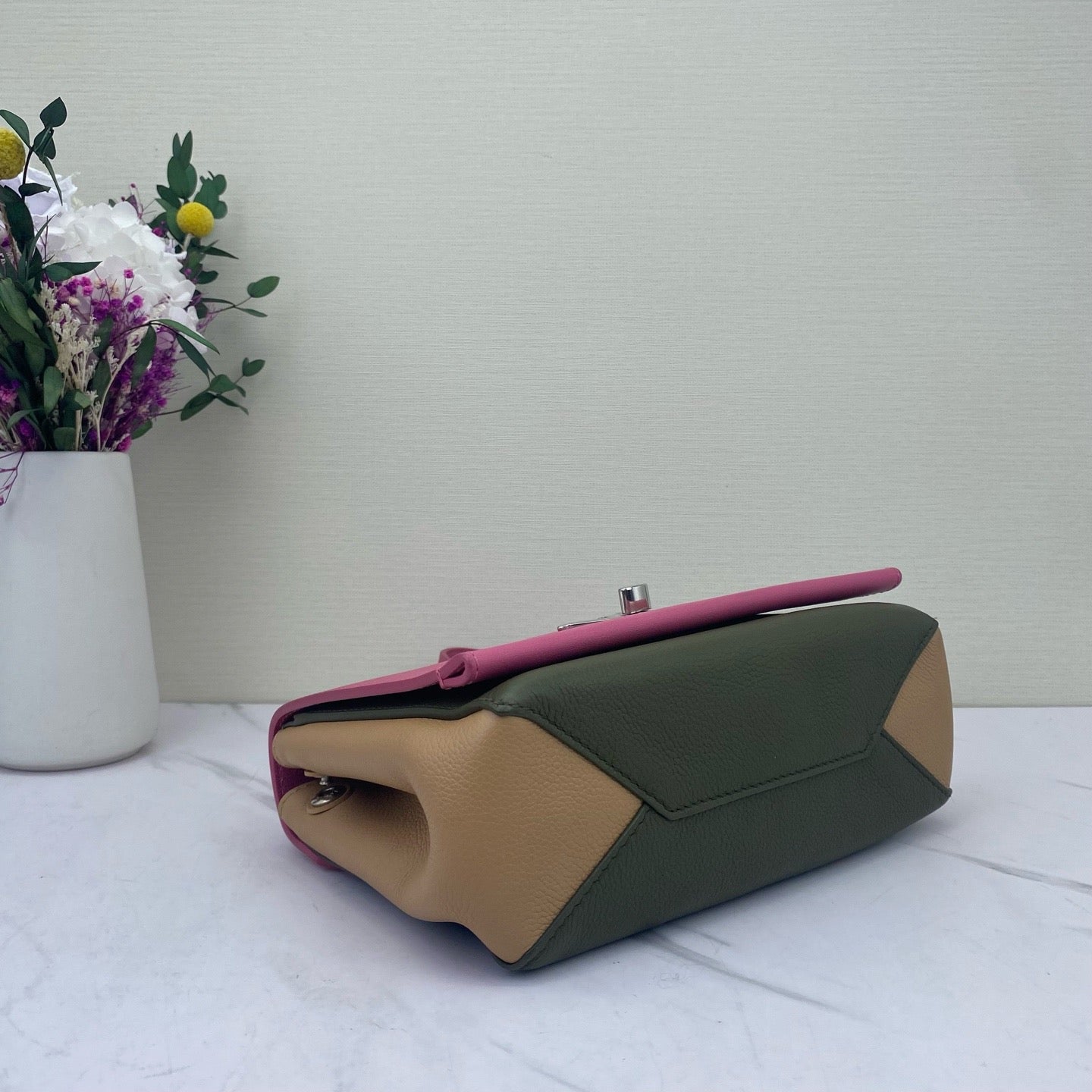 Louis Vuitton - Lockme - Grained cowhide leather - Multicolour (Pink, Olive Green, Beige) - (small)