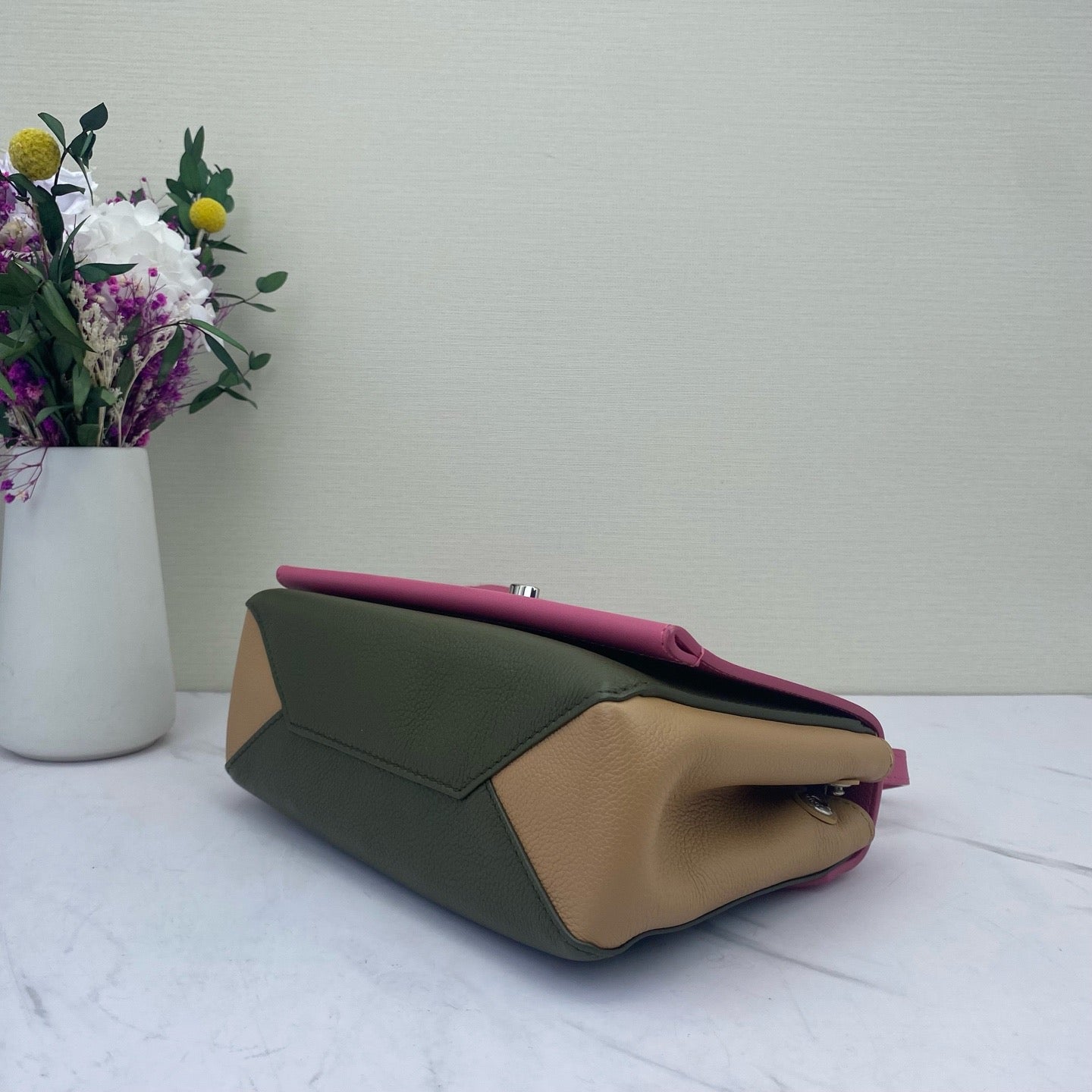 Louis Vuitton - Lockme - Grained cowhide leather - Multicolour (Pink, Olive Green, Beige) - (small)