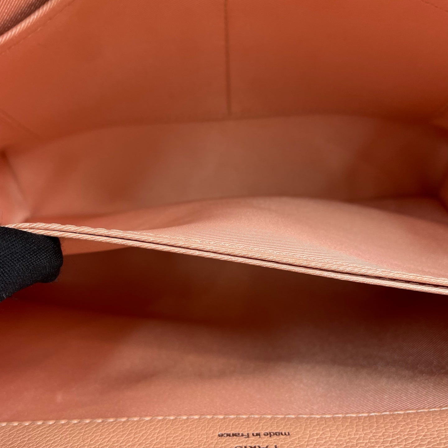 Louis Vuitton - Lockme - Grained leather - Multicolour - (Medium)