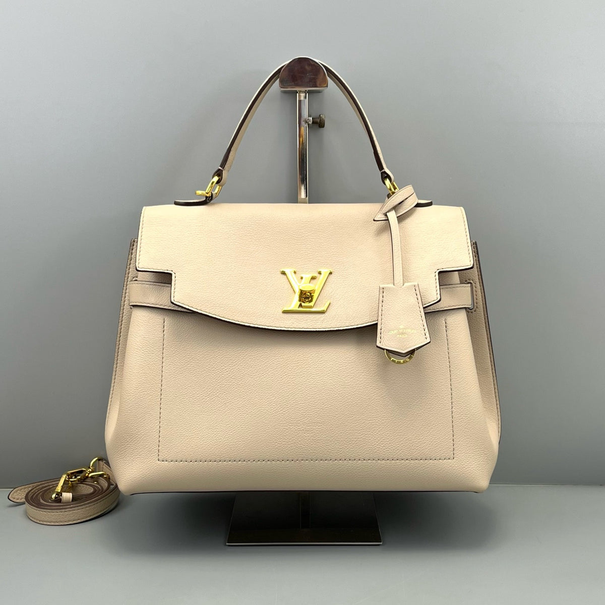Louis Vuitton - Lockme - Leather - Beige - (medium)