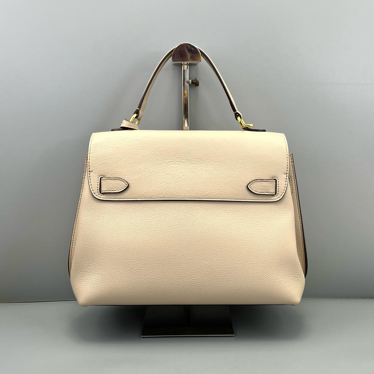 Louis Vuitton - Lockme - Leather - Beige - (medium)