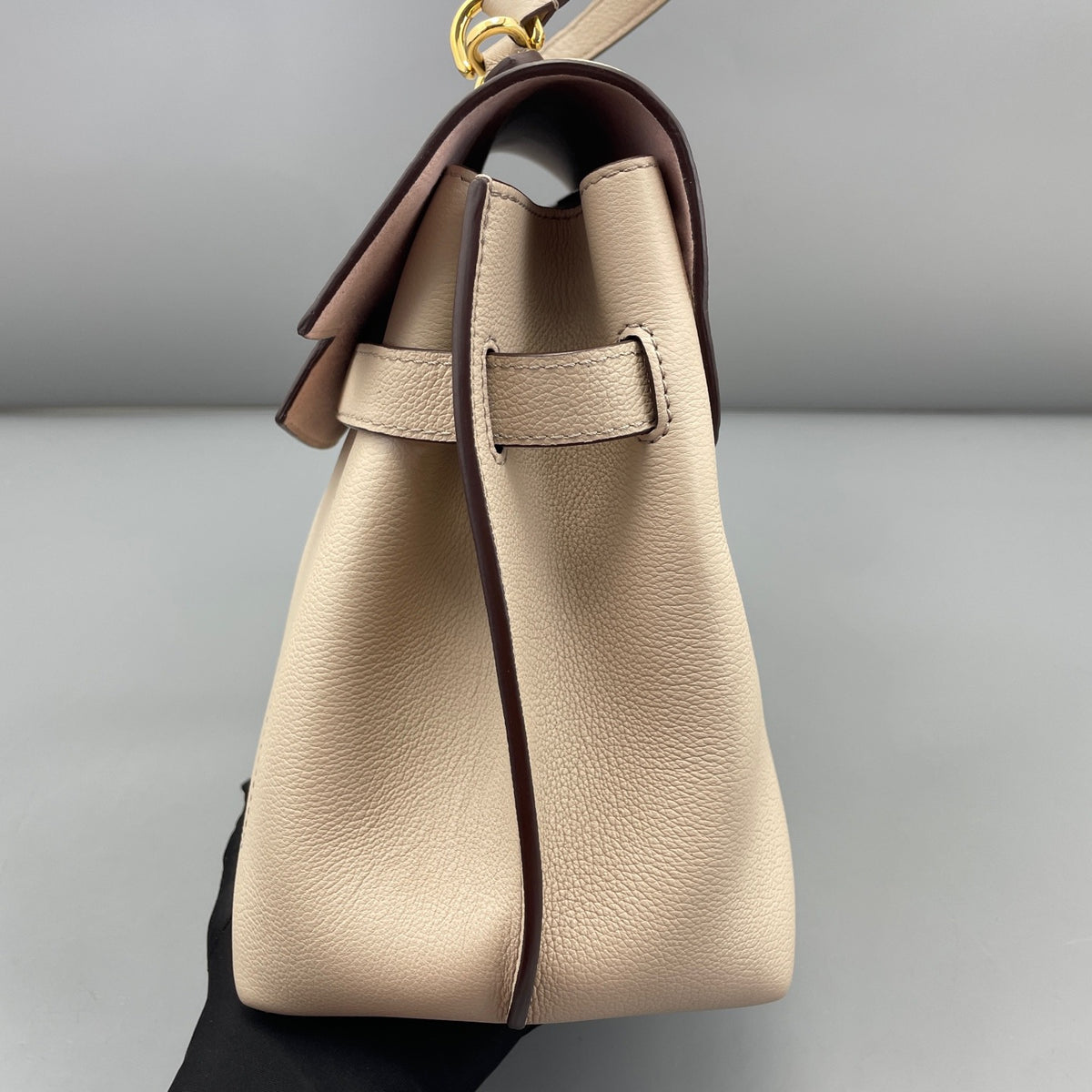 Louis Vuitton - Lockme - Leather - Beige - (medium)