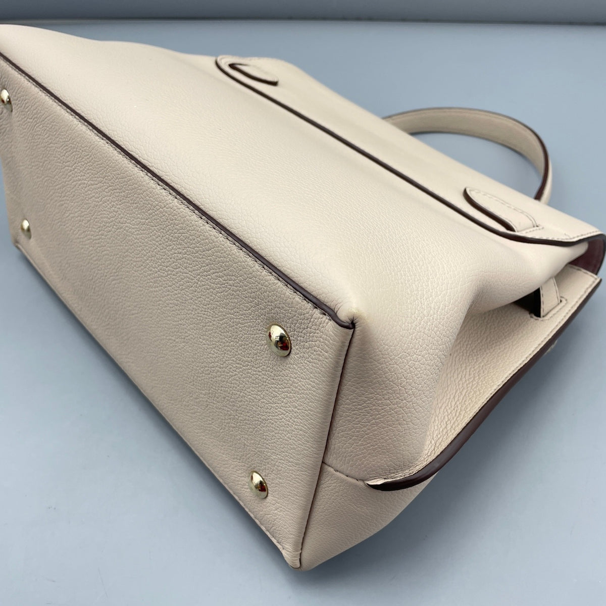 Louis Vuitton - Lockme - Leather - Beige - (medium)