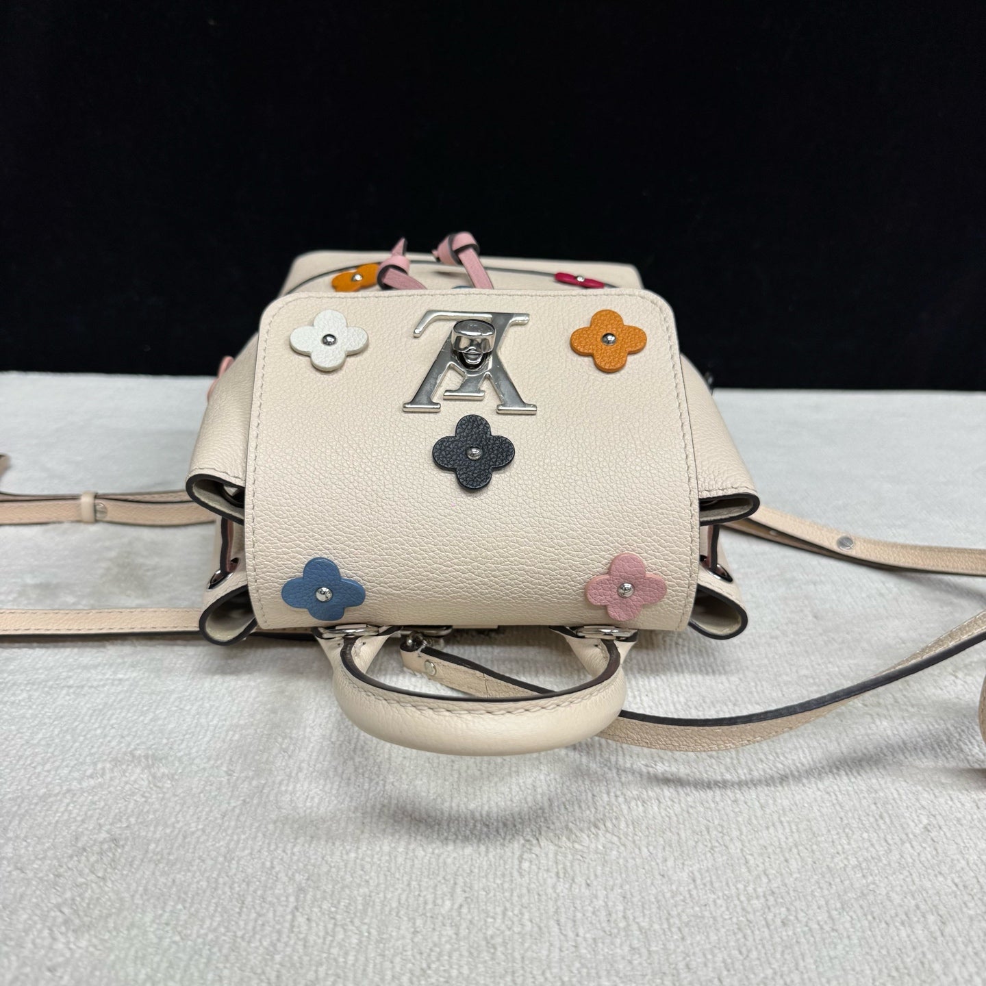 Louis Vuitton - Lockme - Leather - Beige - (mini)