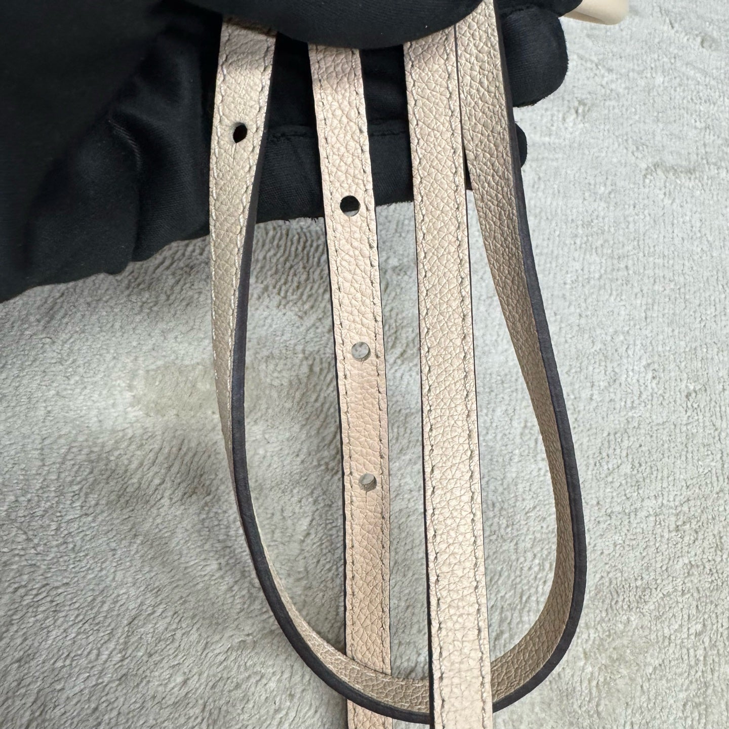 Louis Vuitton - Lockme - Leather - Beige - (mini)
