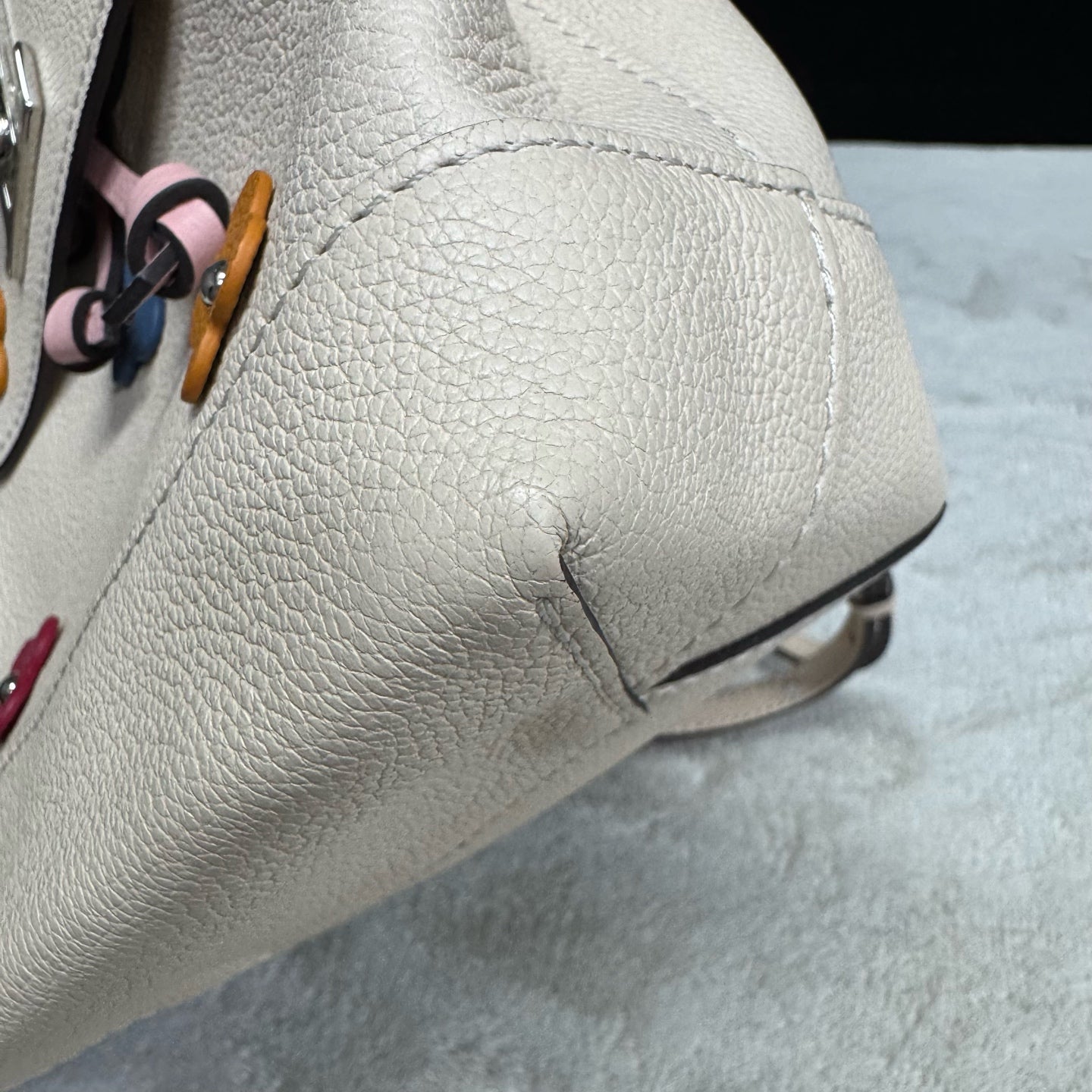 Louis Vuitton - Lockme - Leather - Beige - (mini)
