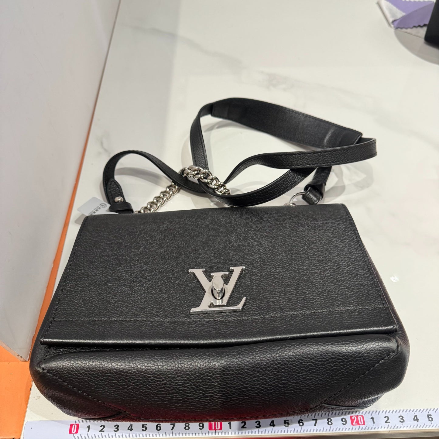 Louis Vuitton - Lockme - Leather - Black - (medium)