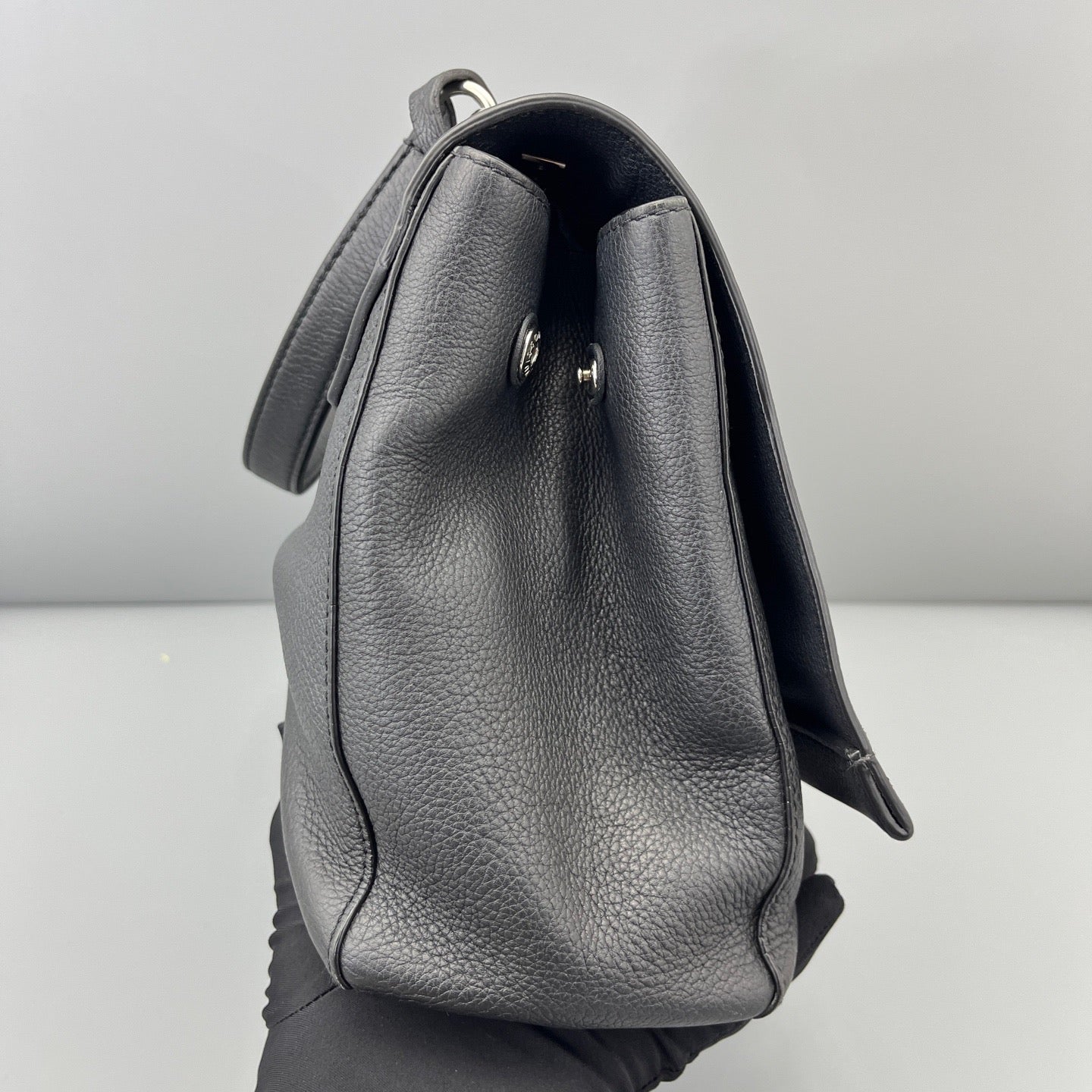 Louis Vuitton - Lockme - Leather - Black - (medium)