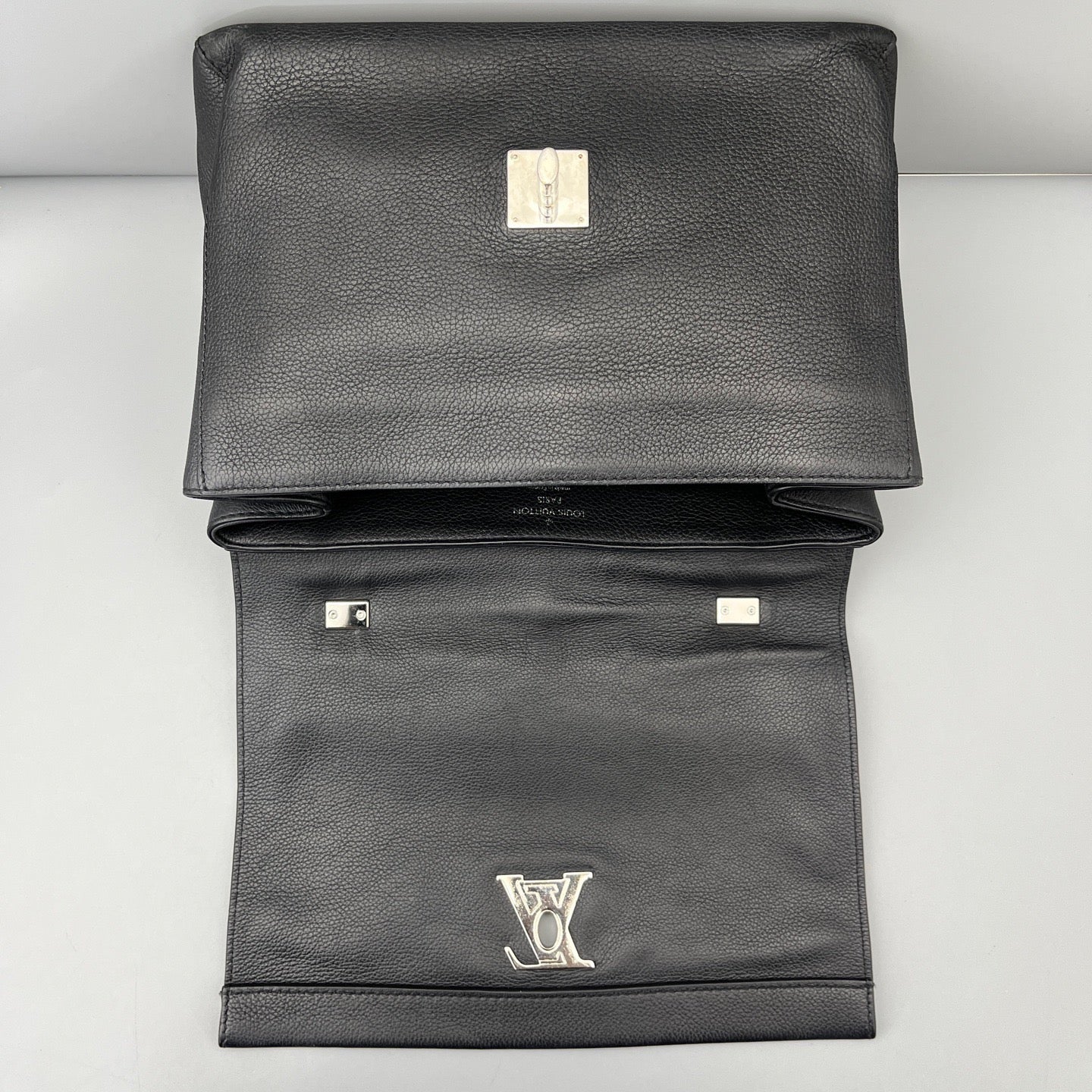 Louis Vuitton - Lockme - Leather - Black - (medium)