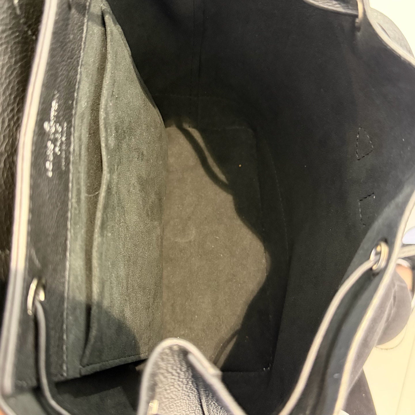 Louis Vuitton - Lockme - Leather - Black - (medium)