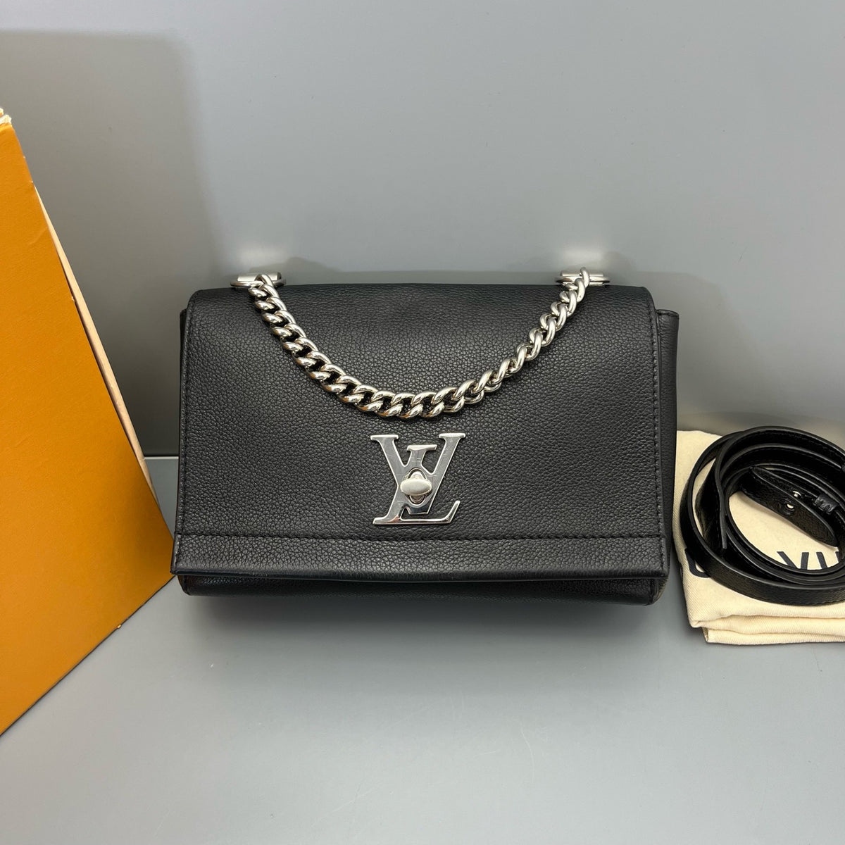 Louis Vuitton - Lockme - Leather - Black - (small)