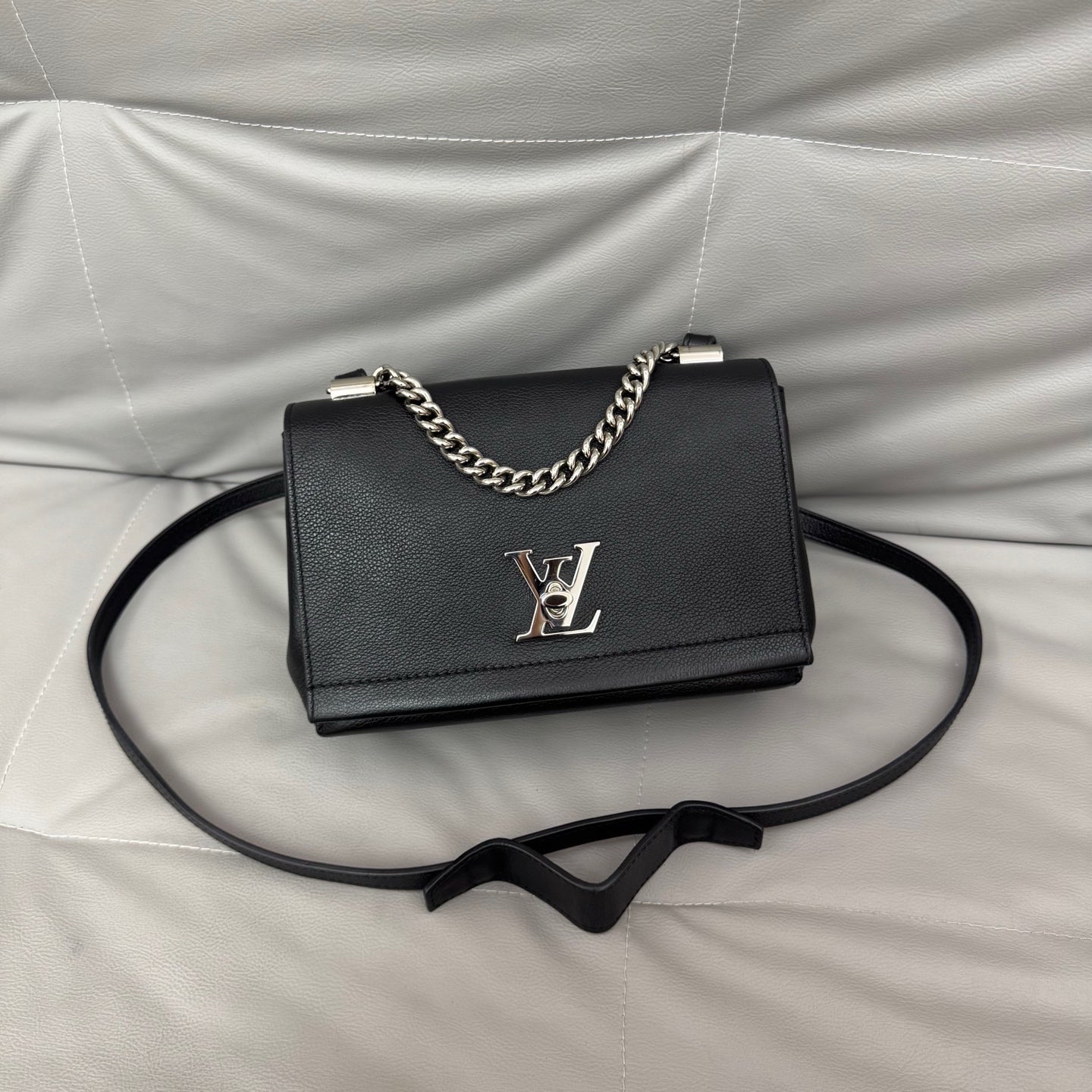 Louis Vuitton - Lockme - Leather - Black - (small)