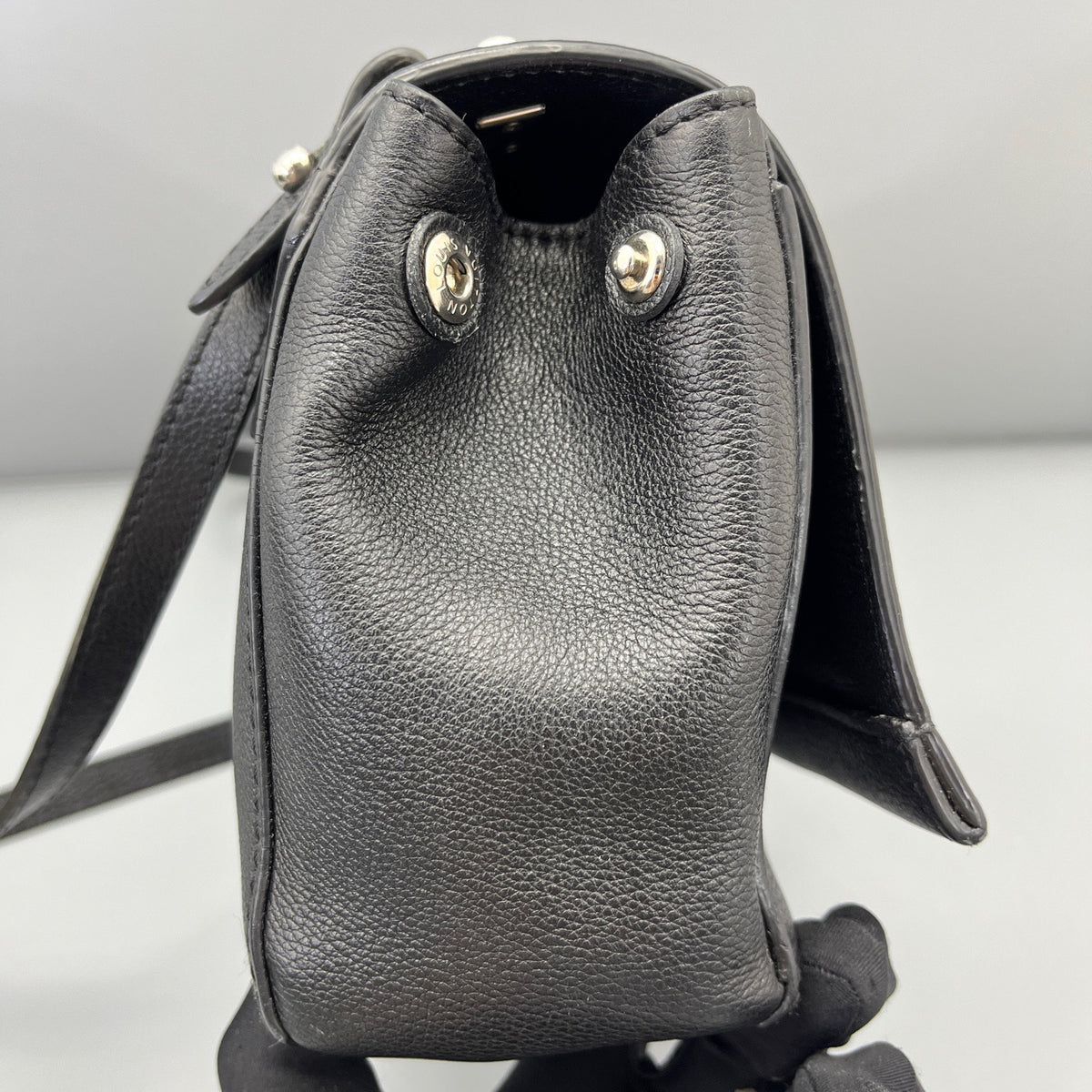 Louis Vuitton - Lockme - Leather - Black - (small)
