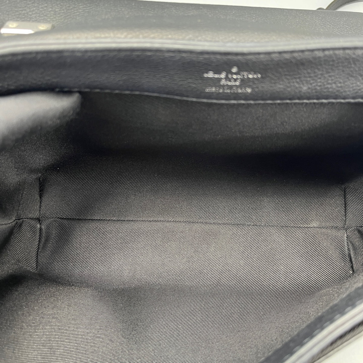 Louis Vuitton - Lockme - Leather - Black - (small)