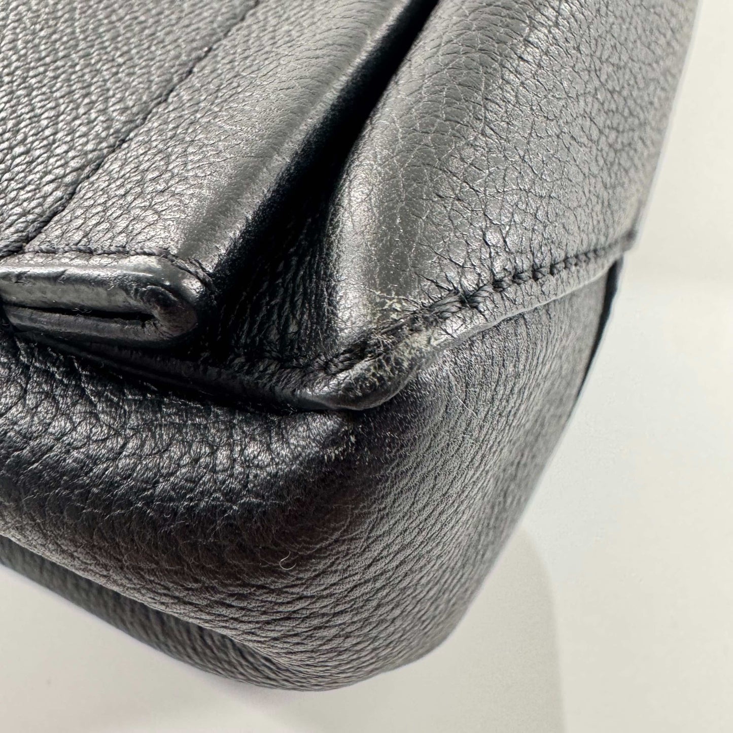 Louis Vuitton - Lockme - Leather - Black - (small)