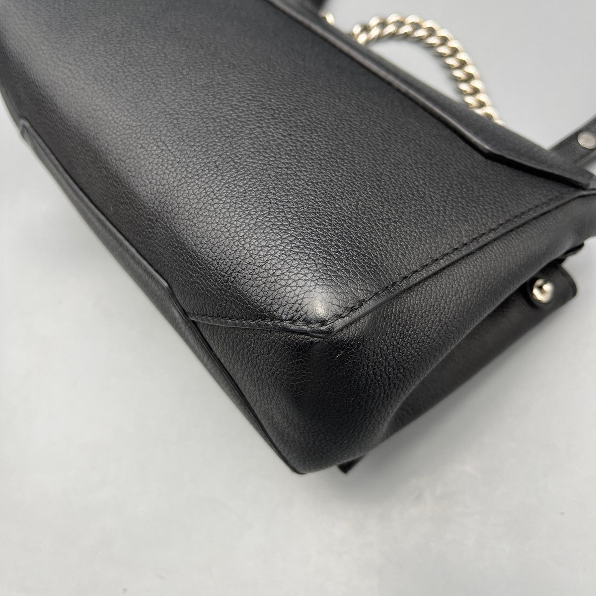Louis Vuitton - Lockme - Leather - Black - (small)