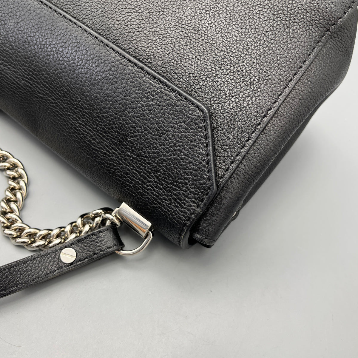 Louis Vuitton - Lockme - Leather - Black - (small)