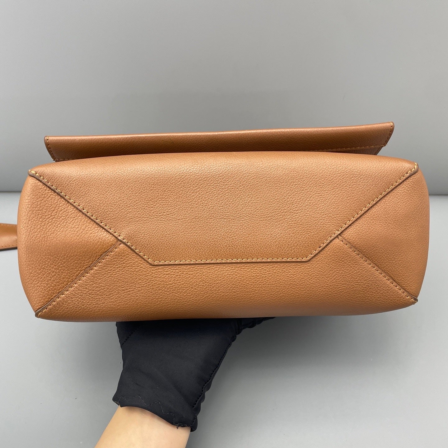 Louis Vuitton - Lockme - Leather - Brown - (medium)