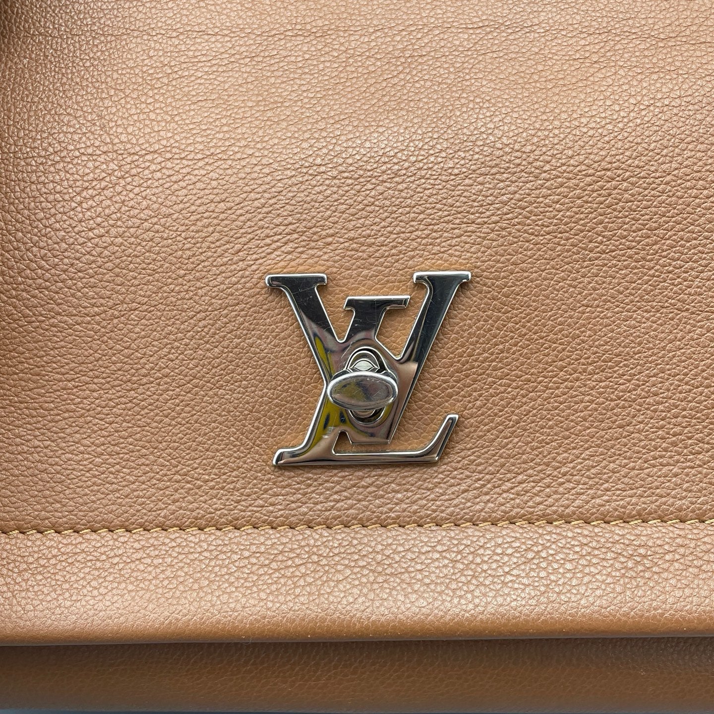 Louis Vuitton - Lockme - Leather - Brown - (medium)