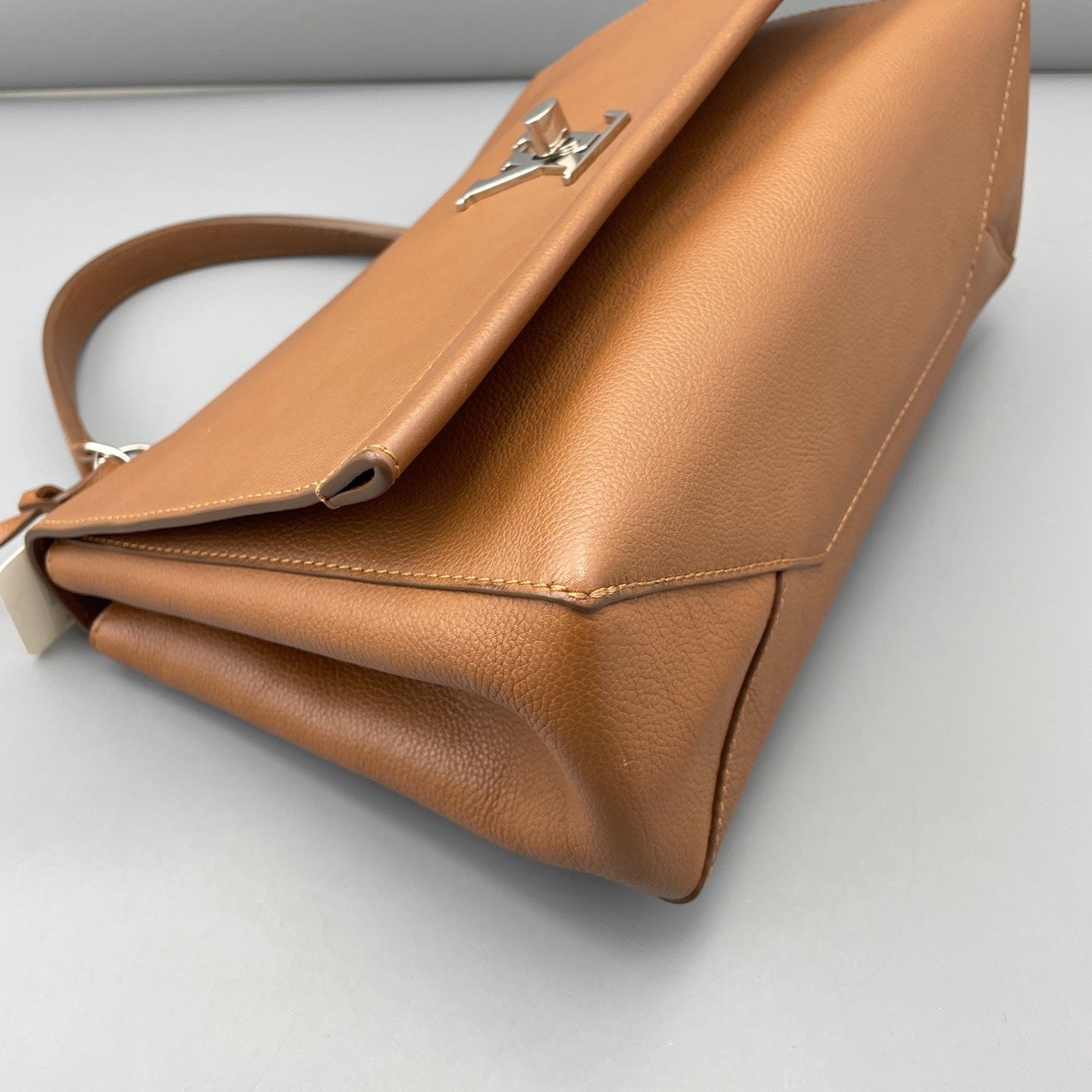 Louis Vuitton - Lockme - Leather - Brown - (medium)