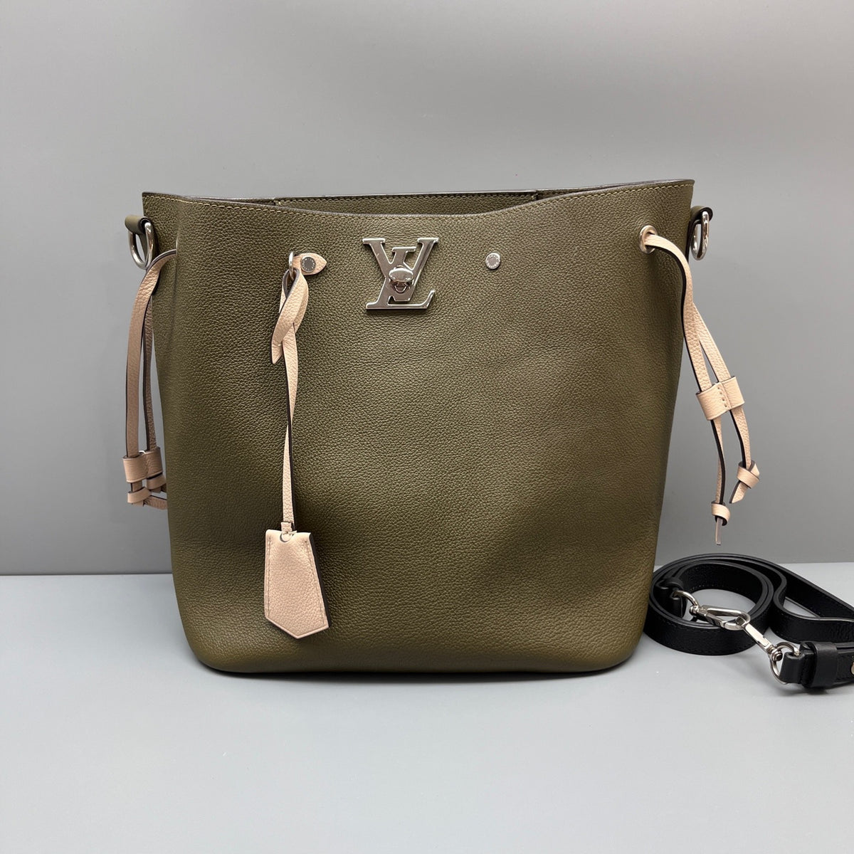 Louis Vuitton - Lockme - Leather - Green - (medium)
