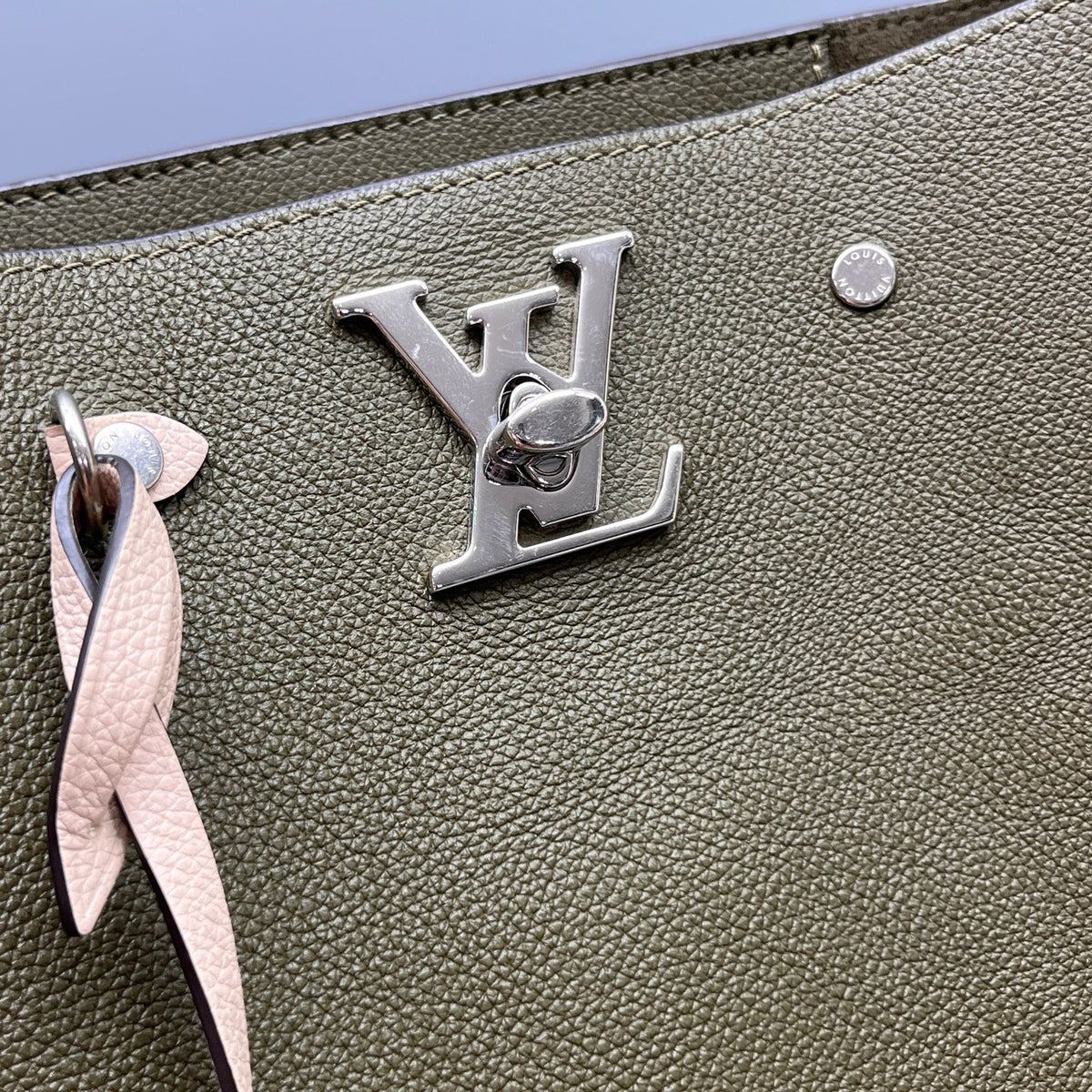 Louis Vuitton - Lockme - Leather - Green - (medium)