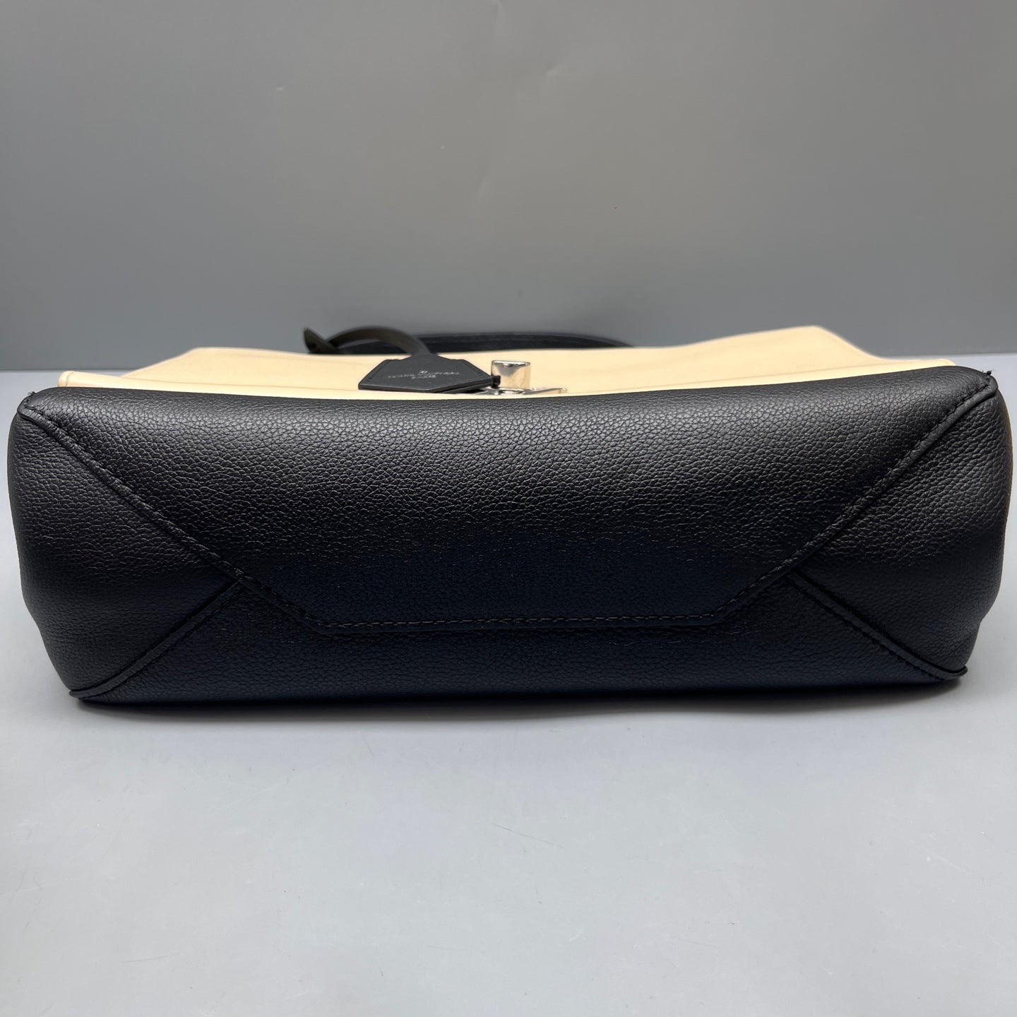 Louis Vuitton - Lockme - Leather - Multicolour - (medium)