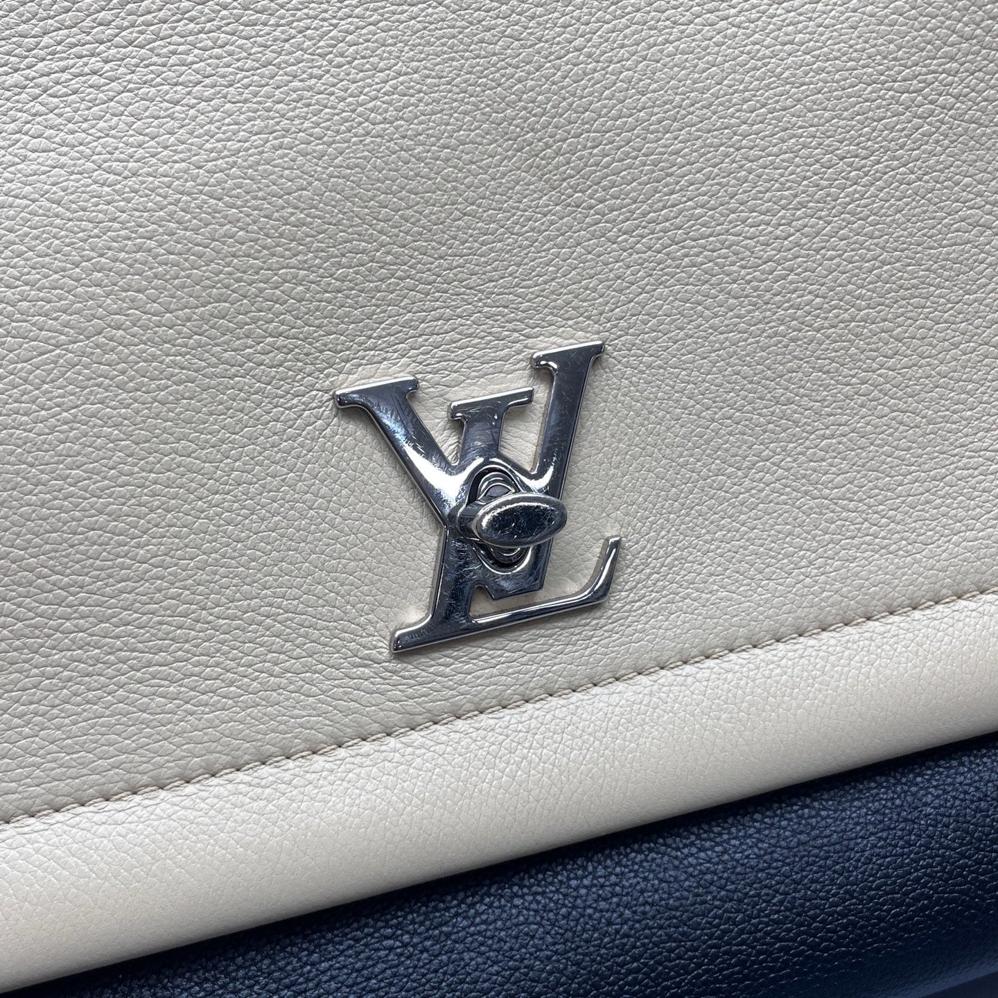 Louis Vuitton - Lockme - Leather - Multicolour - (medium)