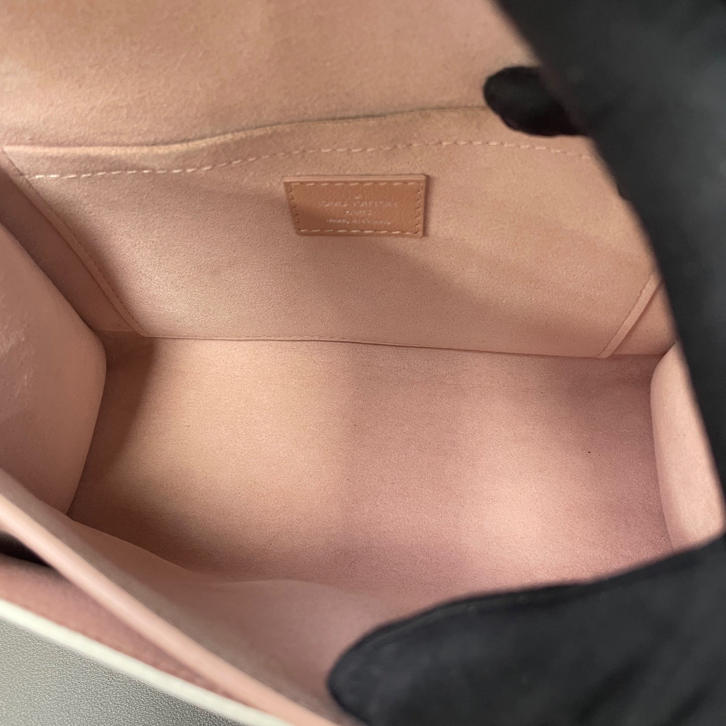 Louis Vuitton - Lockme - Leather - Multicolour - (mini)