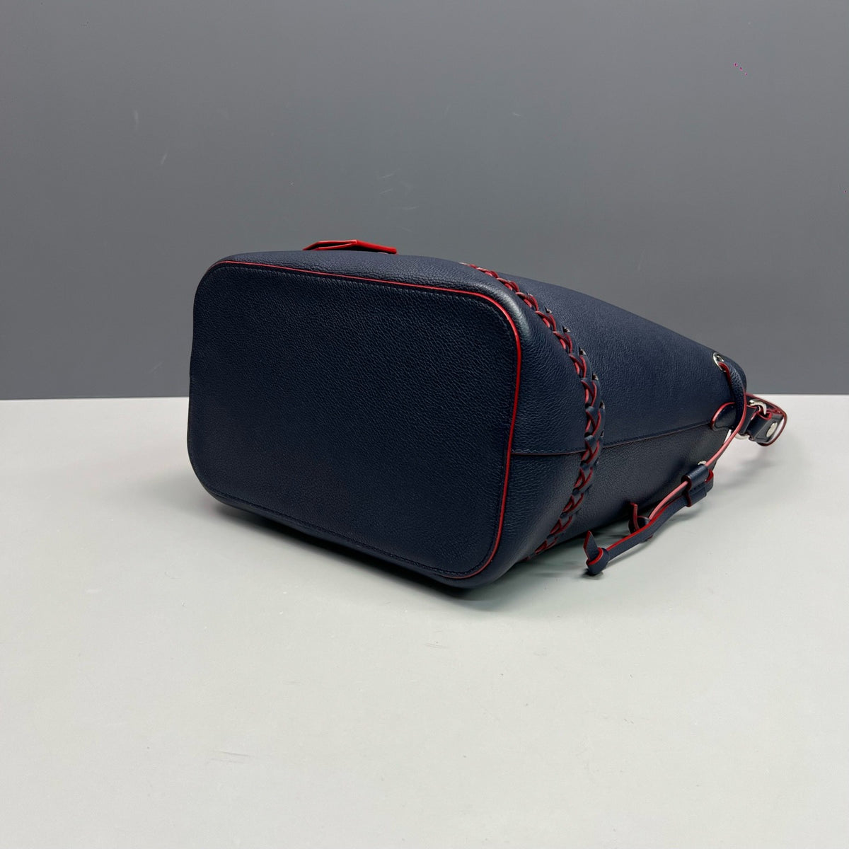 Louis Vuitton - Lockme - Leather - Navy - (Medium)
