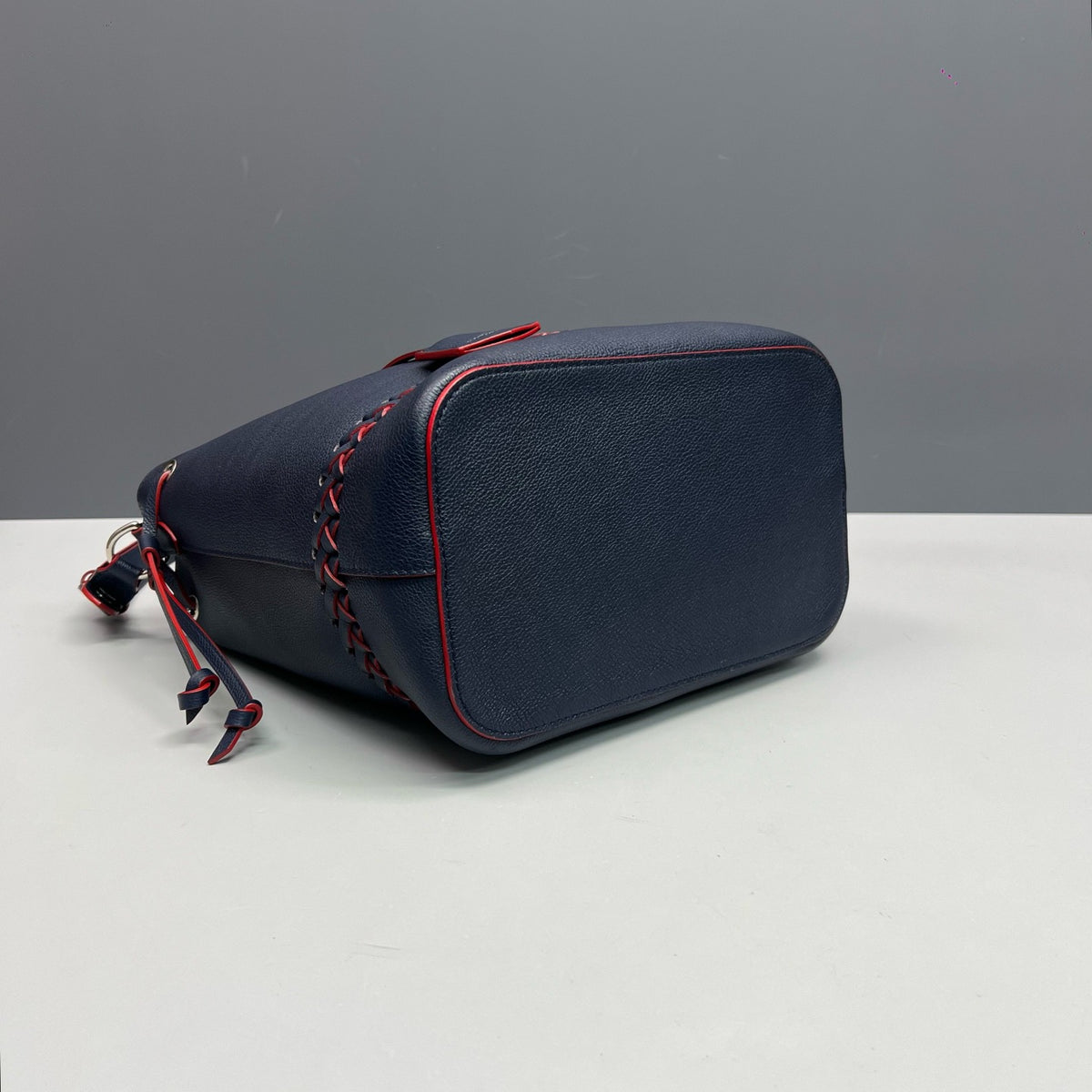 Louis Vuitton - Lockme - Leather - Navy - (Medium)