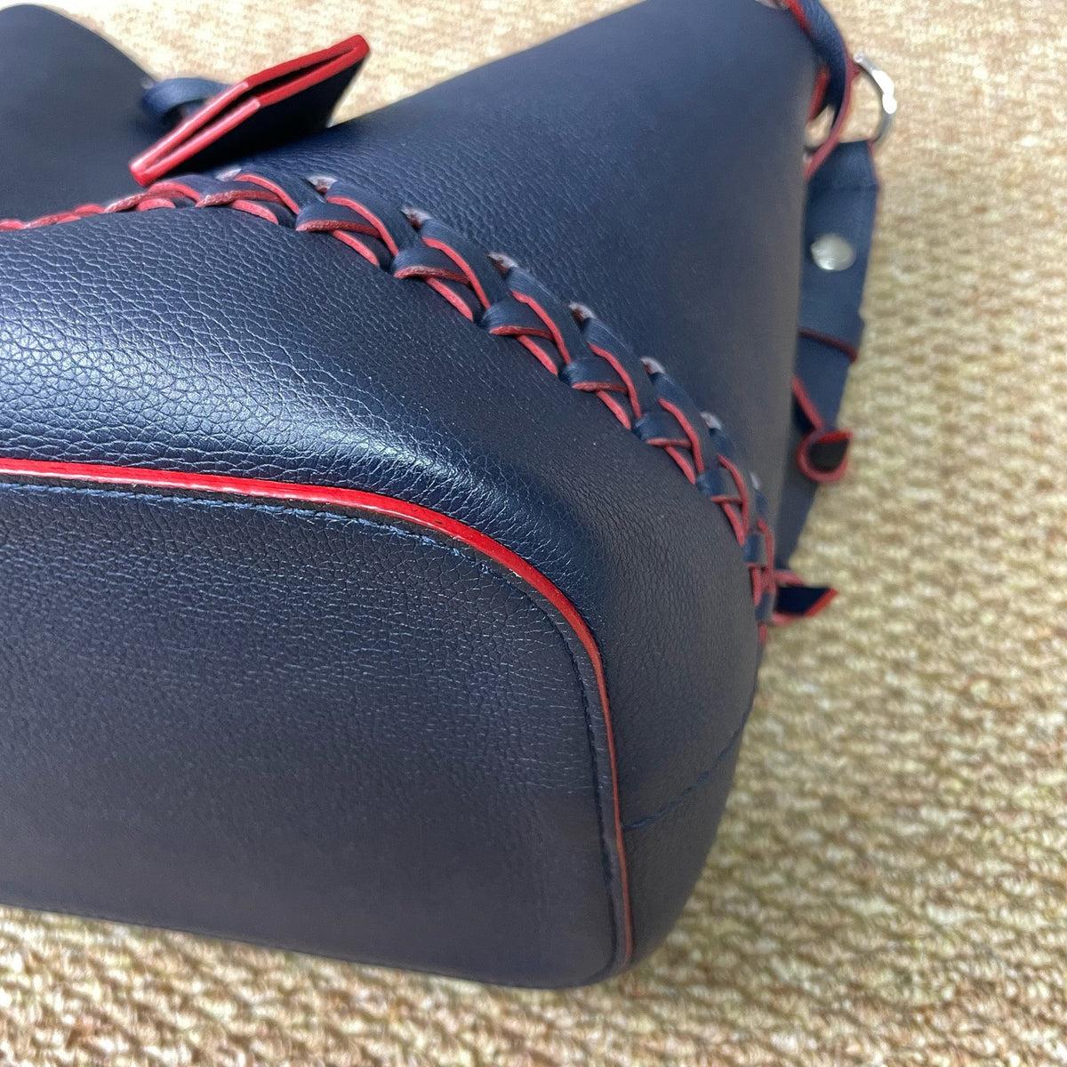 Louis Vuitton - Lockme - Leather - Navy - (Medium)