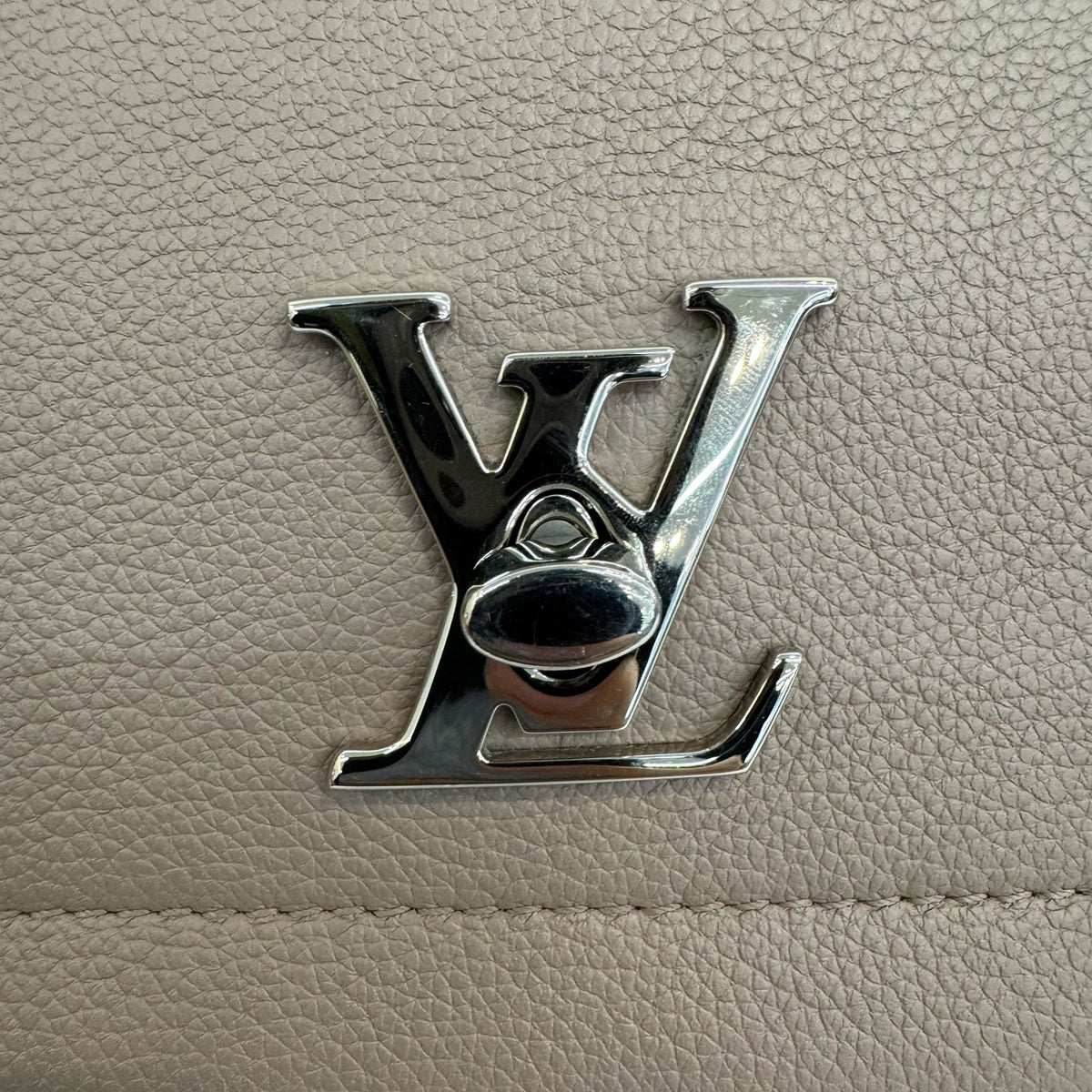 Louis Vuitton - Lockme - Leather - Pink