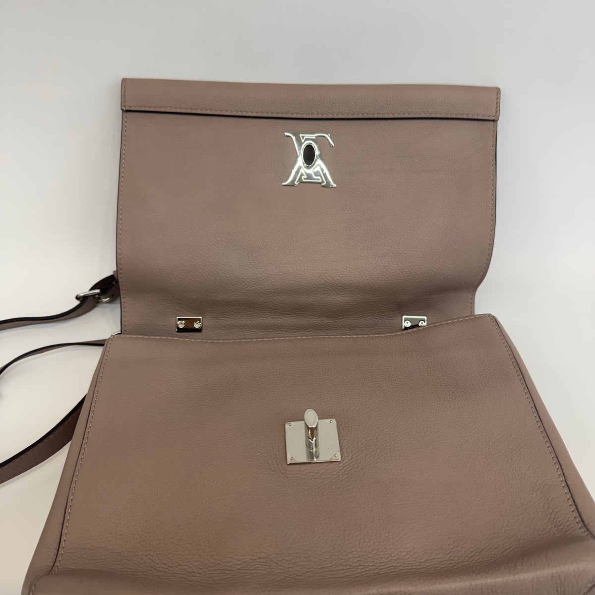 Louis Vuitton - Lockme - Leather - Pink