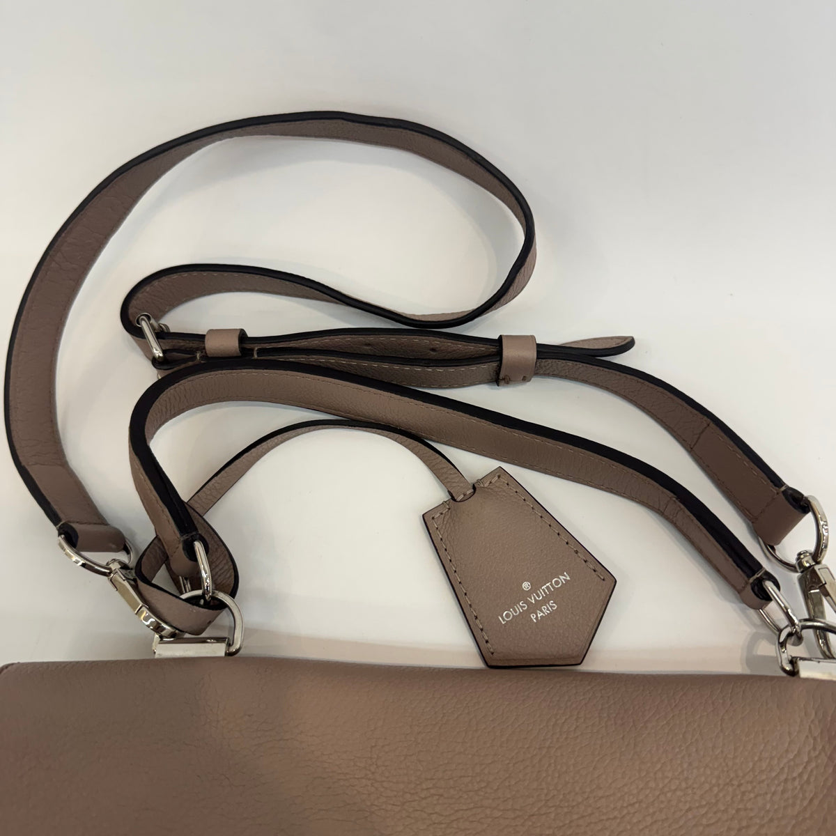 Louis Vuitton - Lockme - Leather - Pink