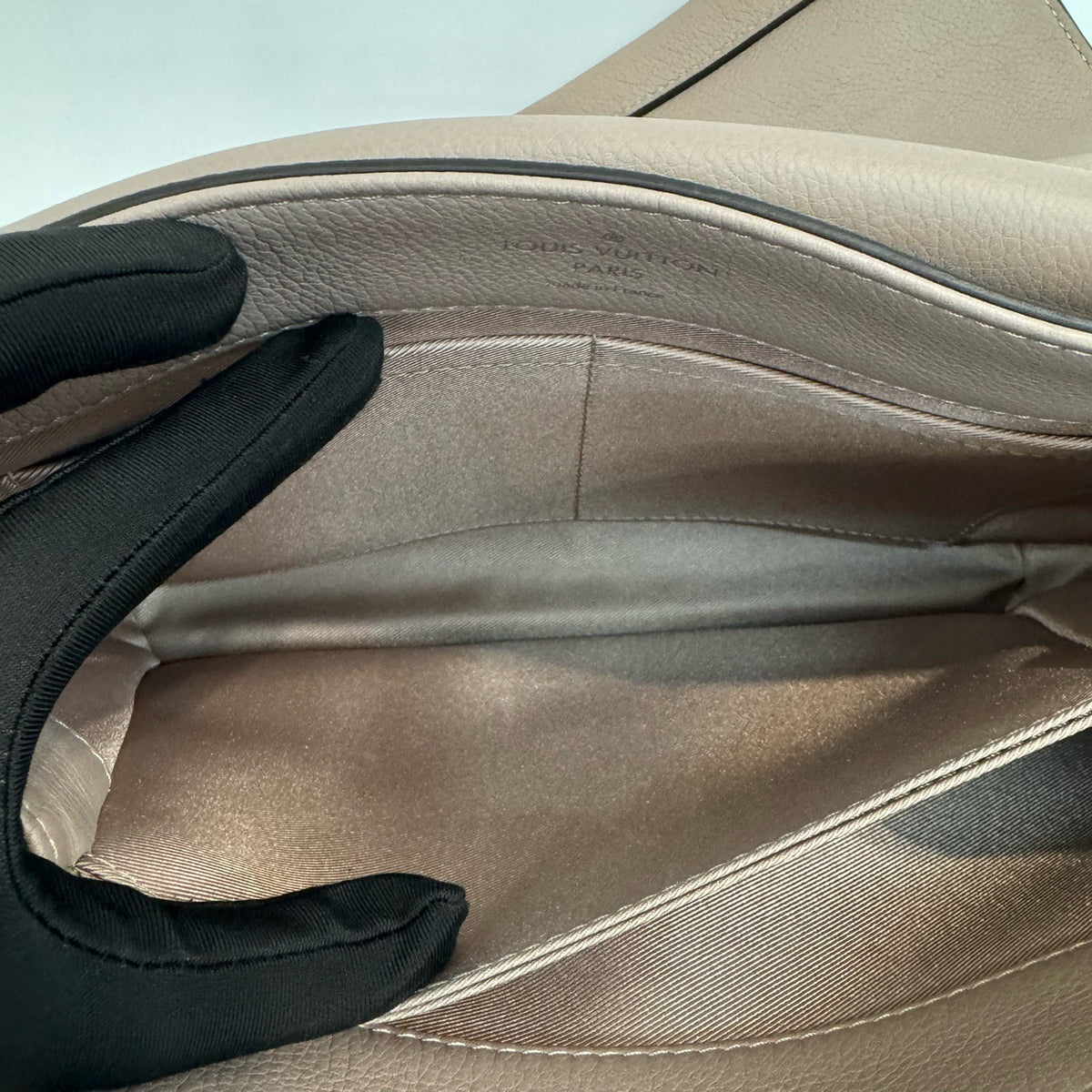 Louis Vuitton - Lockme - Leather - Pink