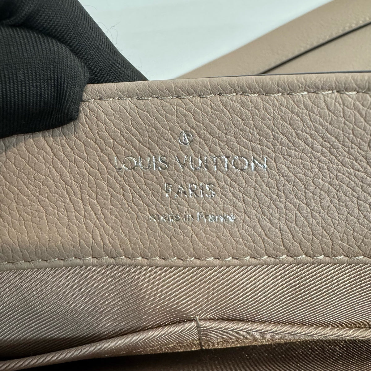 Louis Vuitton - Lockme - Leather - Pink