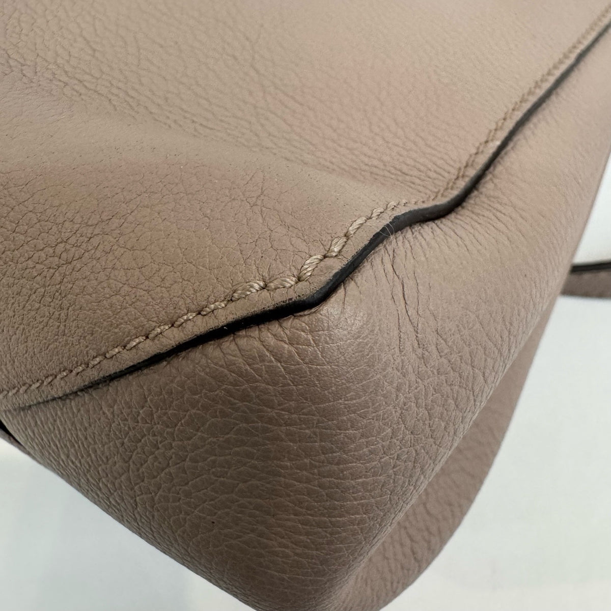 Louis Vuitton - Lockme - Leather - Pink