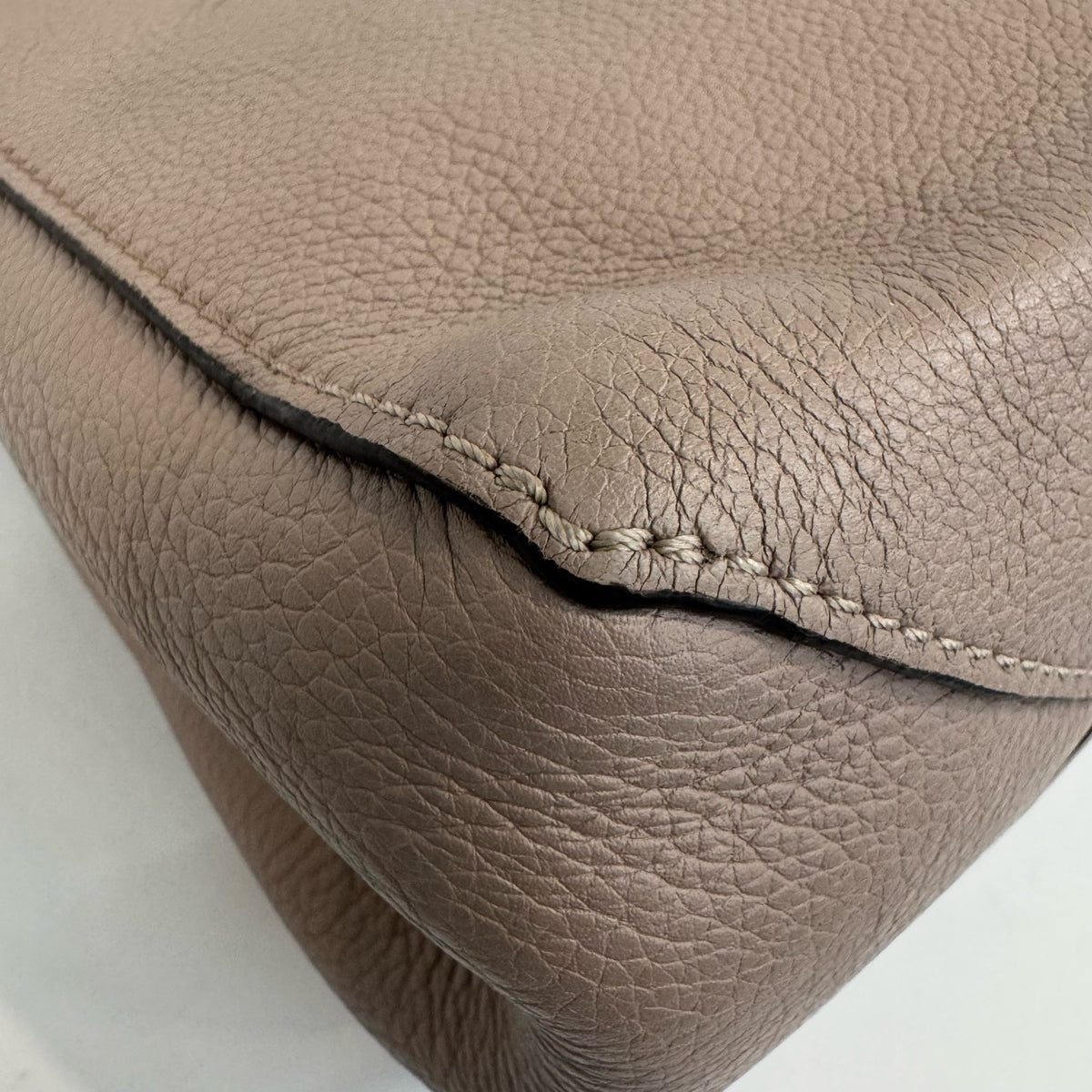 Louis Vuitton - Lockme - Leather - Pink
